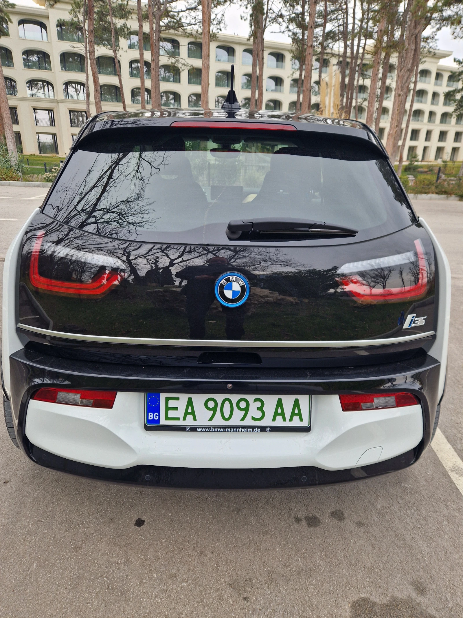 BMW i3 120Ah//КАМЕРА/KEYLESS ENTRY/BMW PREMIUM SELECTION/ - изображение 4