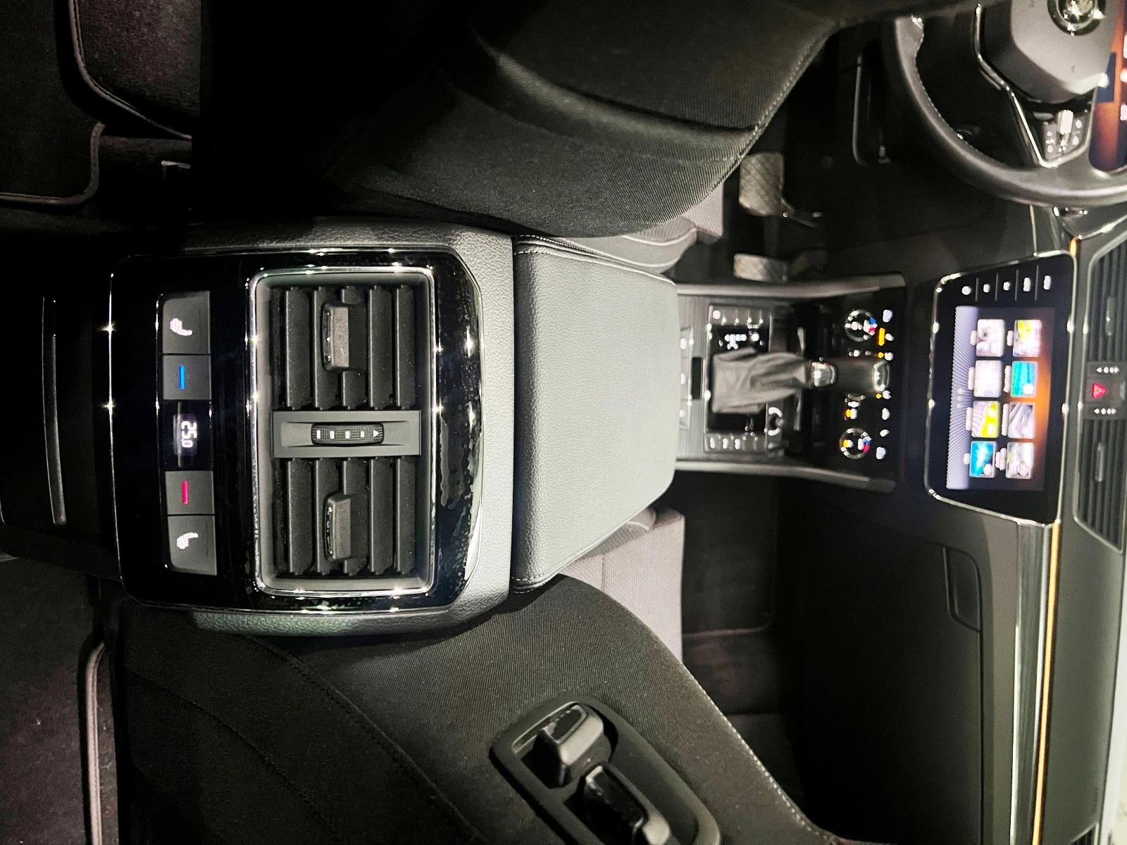 Skoda Superb 62000км DSG Facelift  1.5 бензин 2022г., снимка 16 - Автомобили и джипове - 52460513