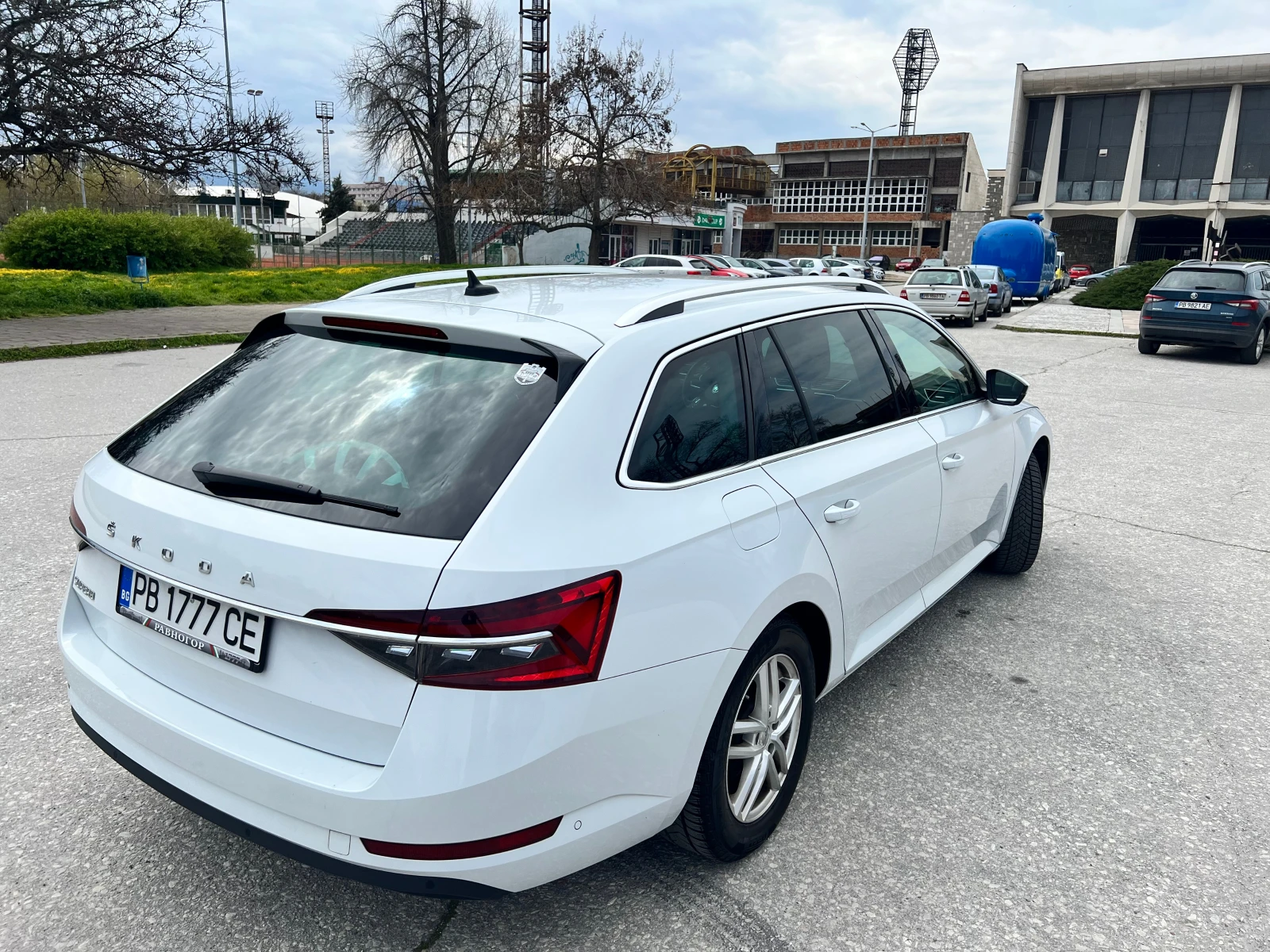 Skoda Superb 62000км DSG Facelift  1.5 бензин 2022г., снимка 3 - Автомобили и джипове - 52460513