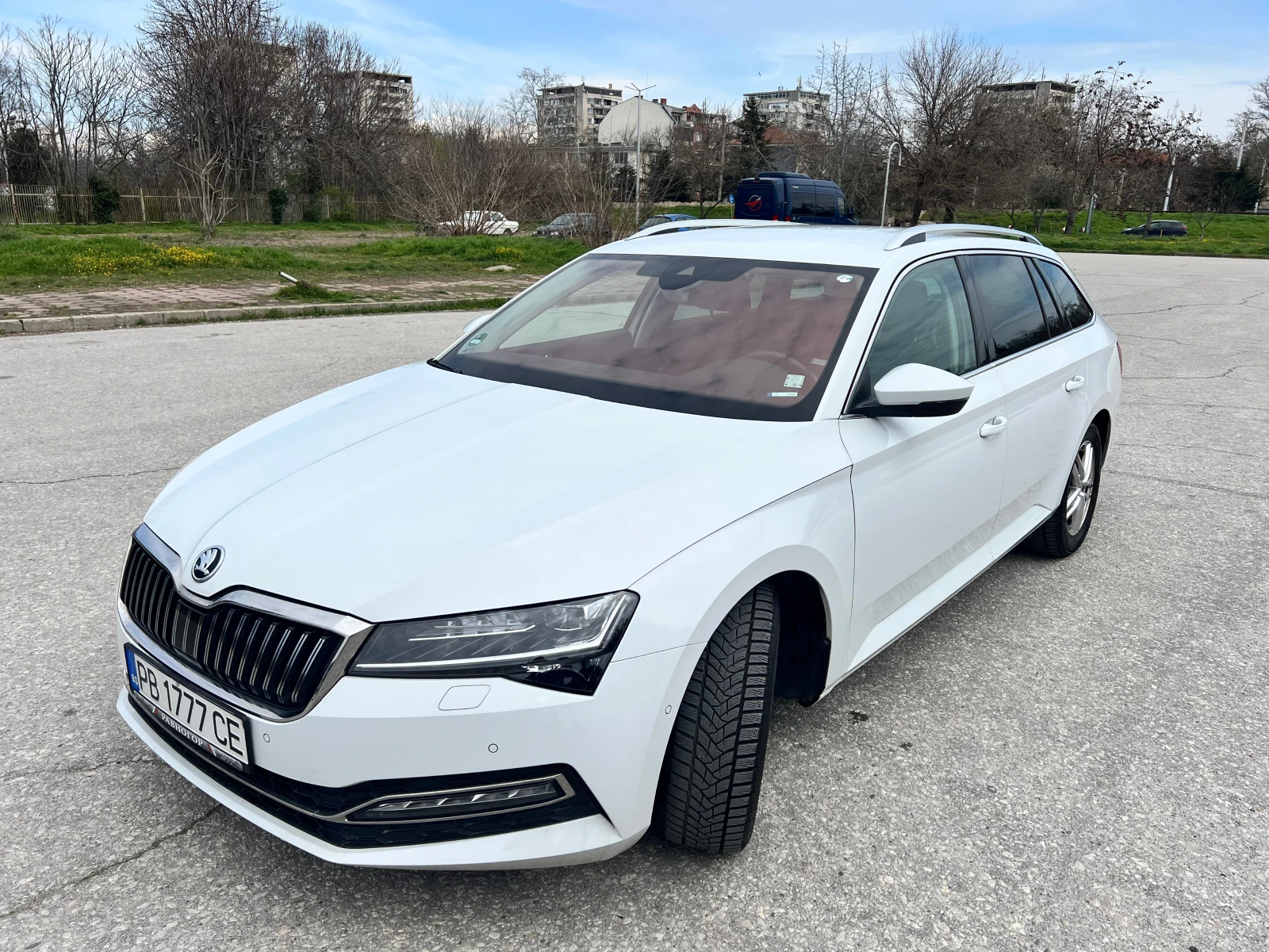 Skoda Superb 62000км DSG Facelift  Регистрирана 1.5 бензин