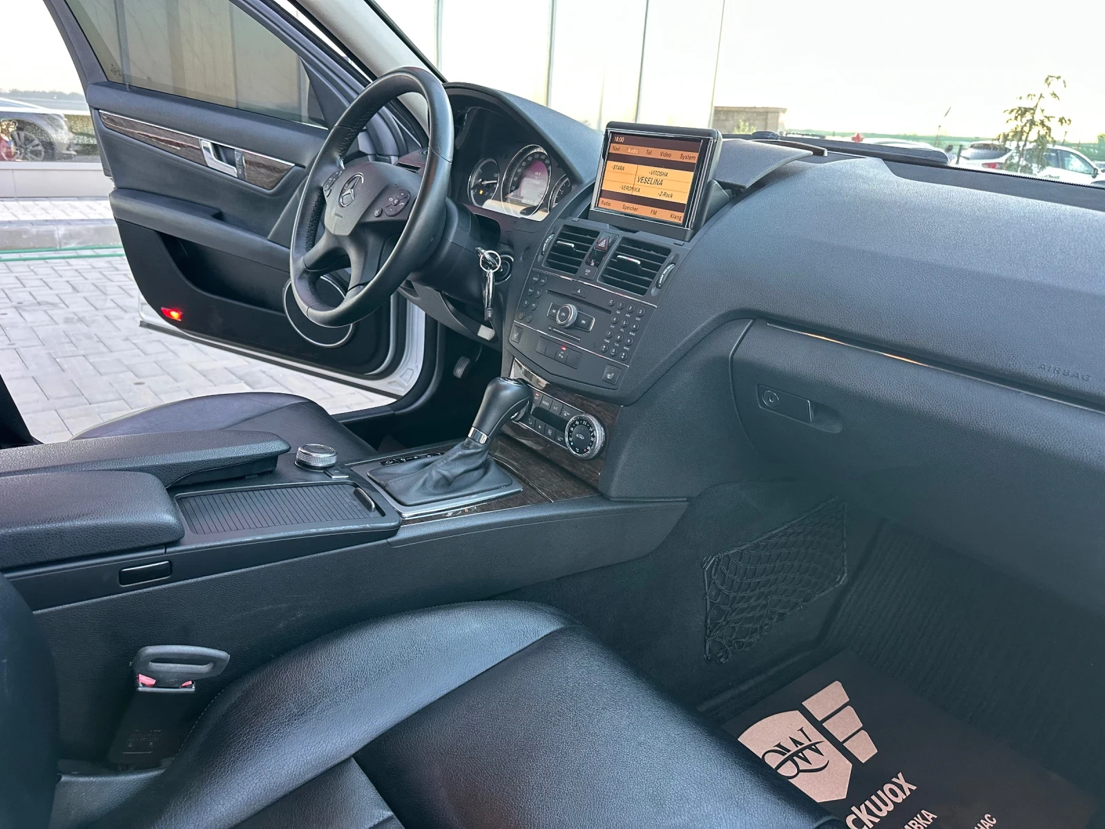 Mercedes-Benz C 280 V6 3.0i 231 ks Авточат 7G / Нави / кожа - изображение 8