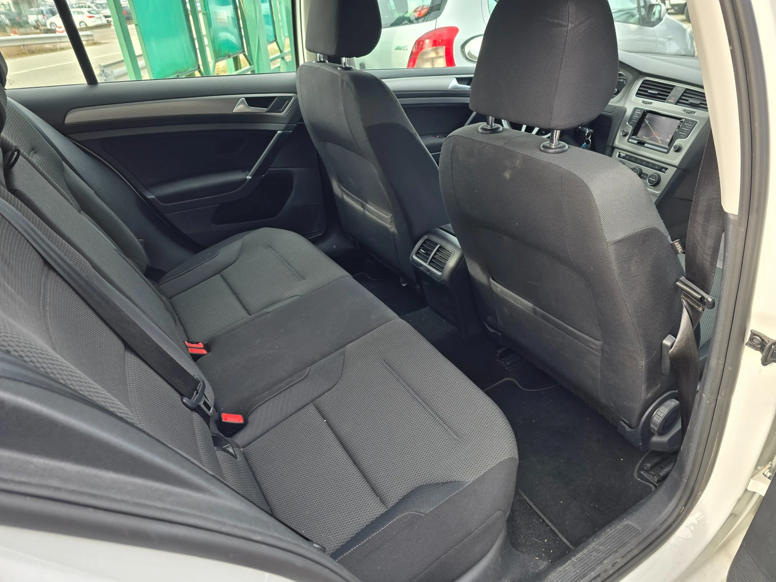VW Golf 1.6TDi-Navi= Podgrev | Mobile.bg � ����������� 11
