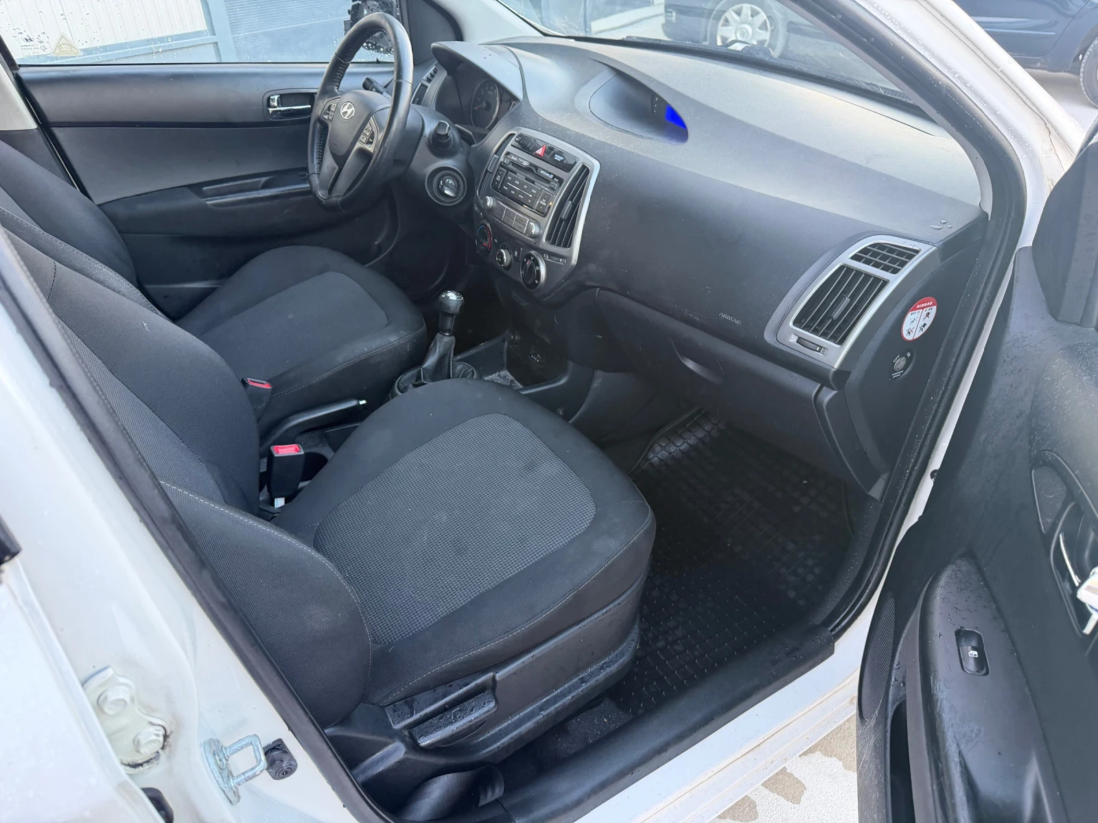 Hyundai I20 1.2/86�� EVRO5  | Mobile.bg � ����������� 13