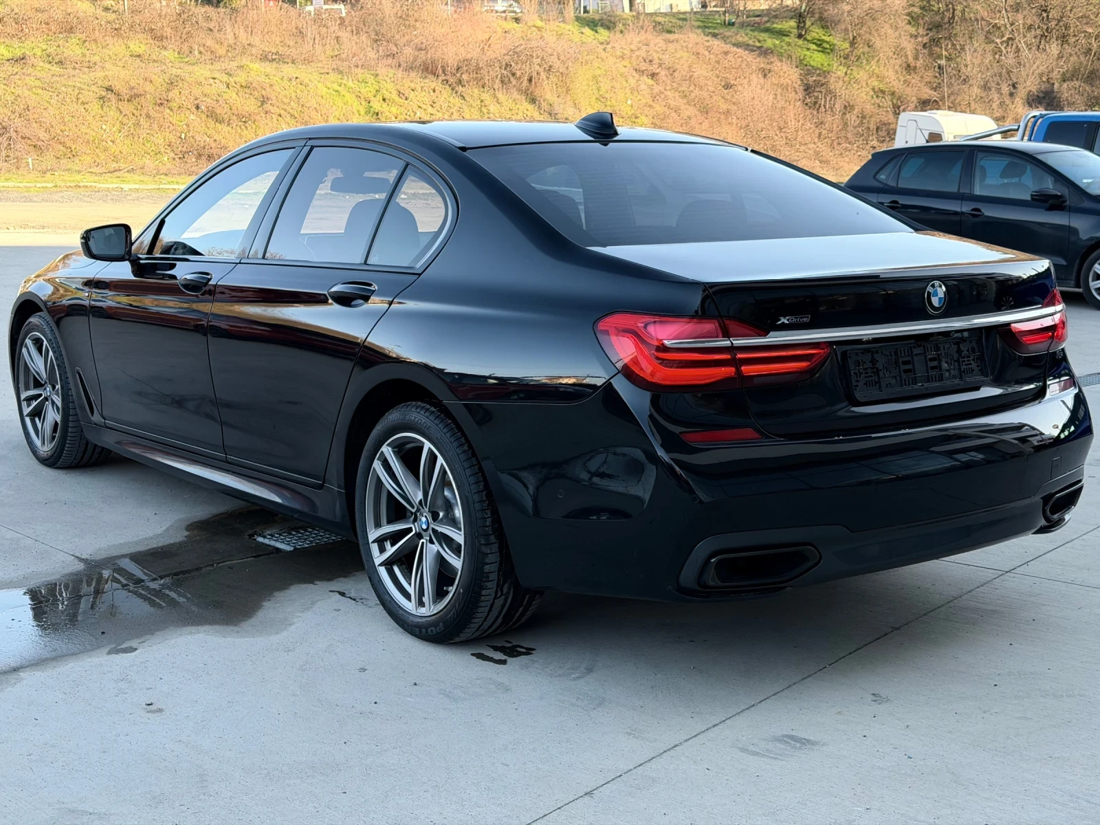 BMW 730 xDrive/3xTV/M-Packet/Massage/360cam/DISTR/LINE-ASS, снимка 4 - Автомобили и джипове - 53747584