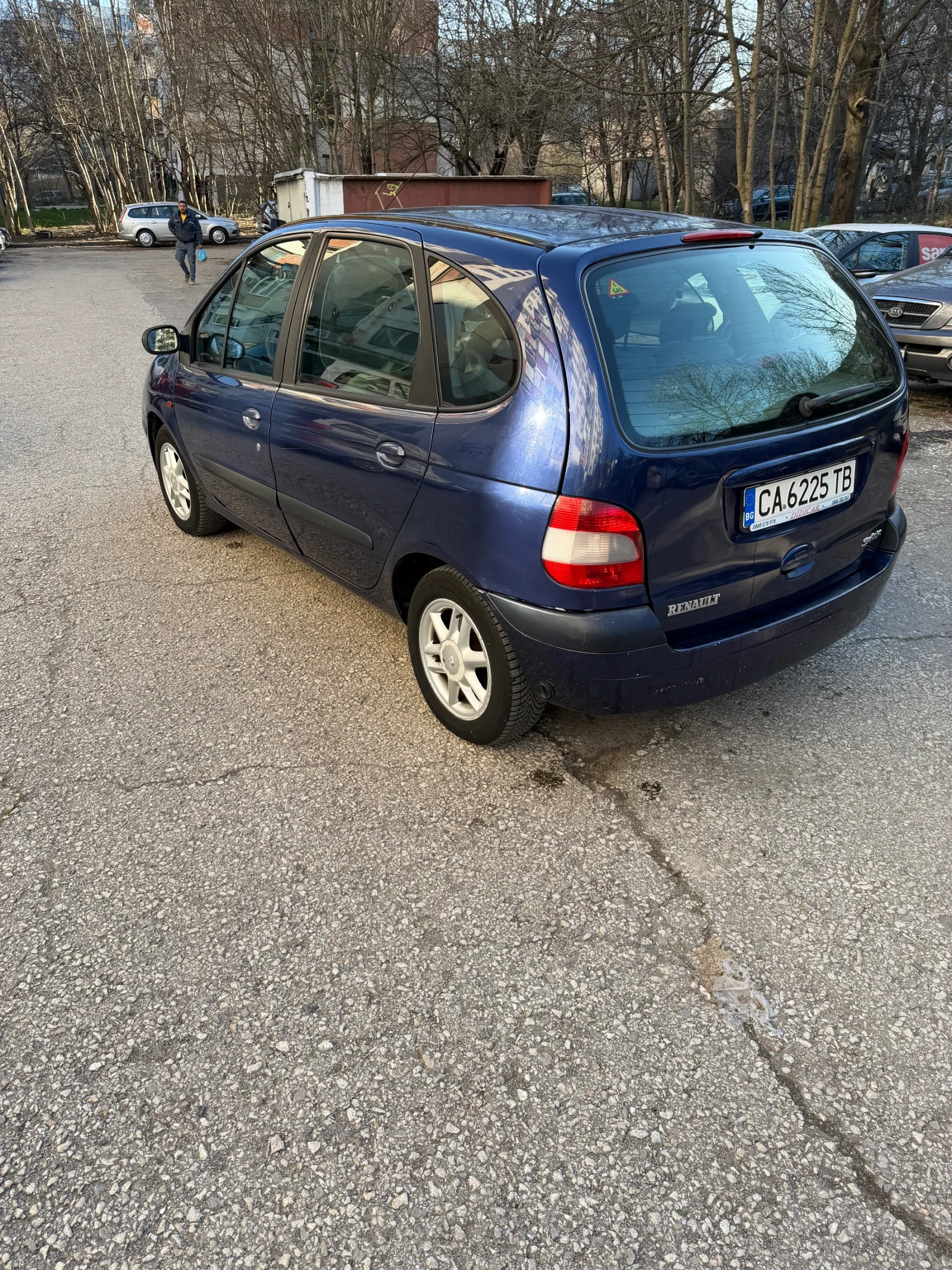 Renault Scenic Нова газова , снимка 4 - Автомобили и джипове - 53839631