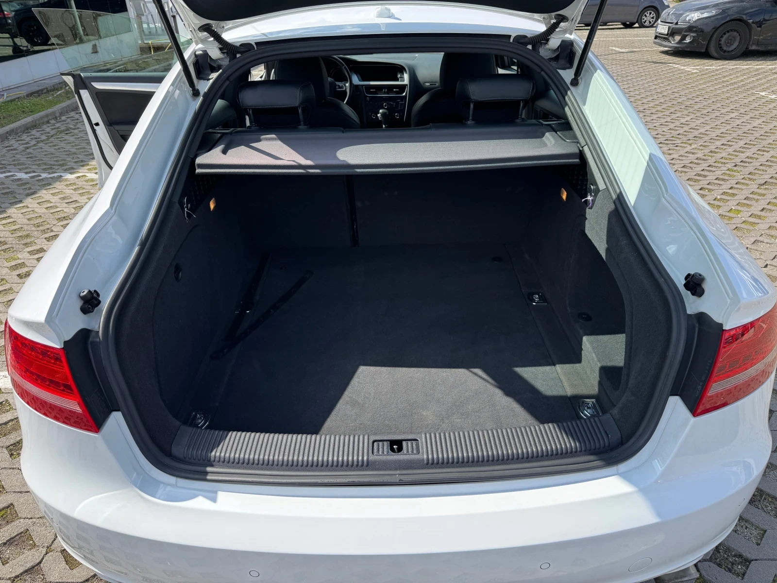 Audi A5 SportBack 2.0TFSI Автоматик 211кс Turbo, снимка 14 - Автомобили и джипове - 53988196