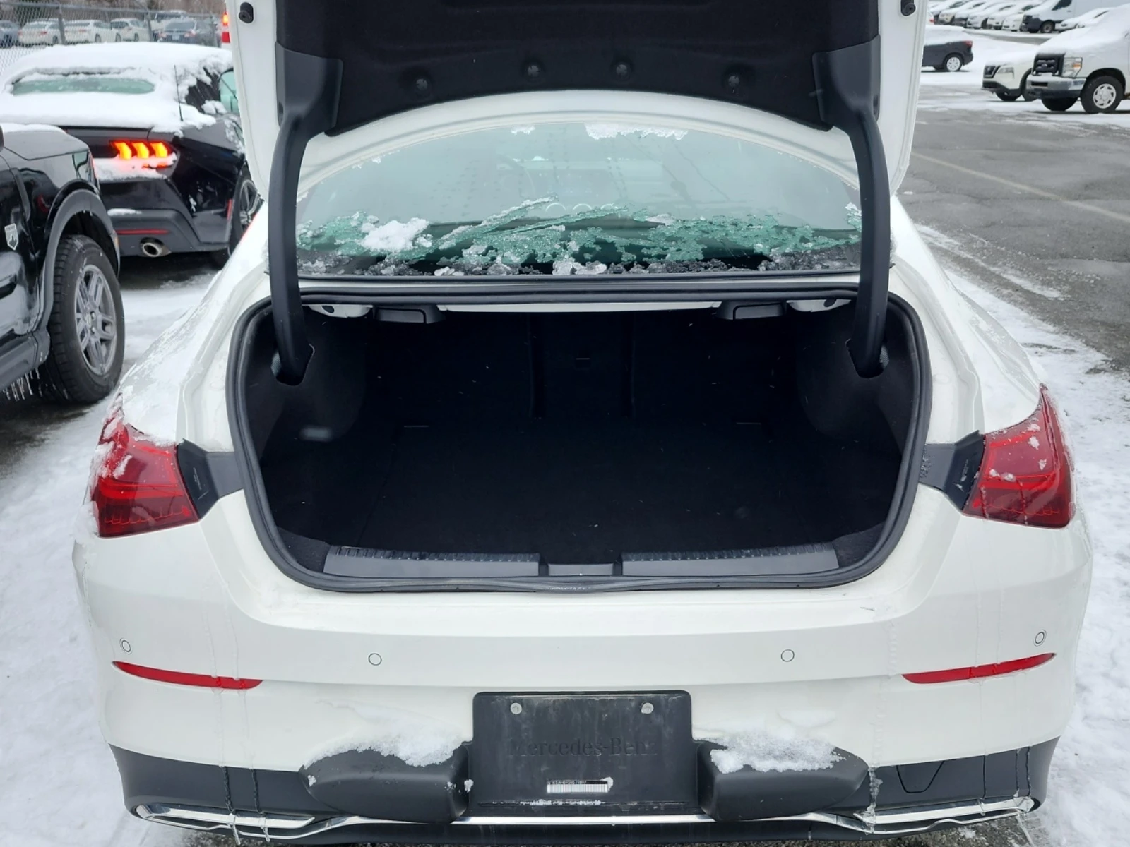 Mercedes-Benz CLA 250 * * CARFAX * * АВТО КРЕДИТ * * , снимка 12 - Автомобили и джипове - 54036556