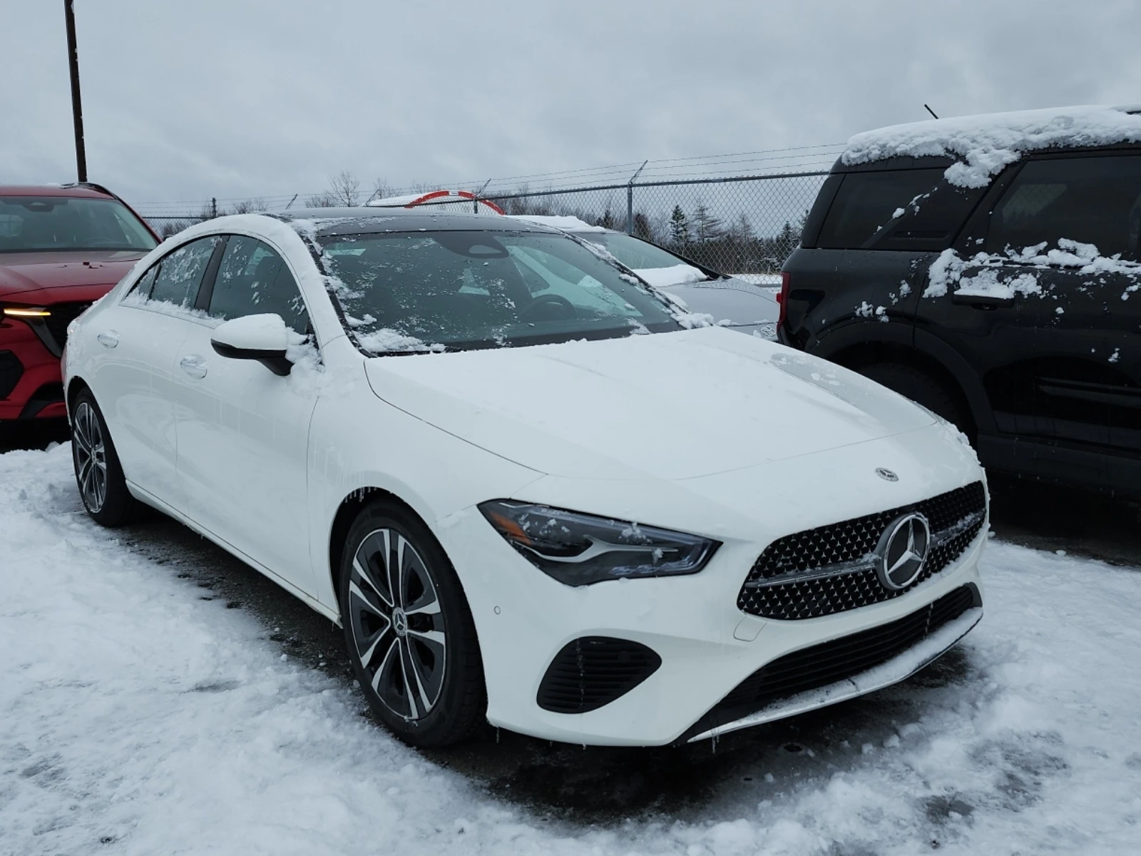 Mercedes-Benz CLA 250 * * CARFAX * * АВТО КРЕДИТ * * , снимка 2 - Автомобили и джипове - 54036556
