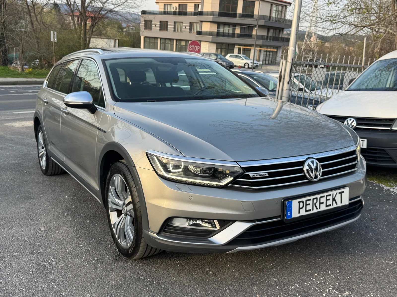 VW Passat Alltrack* 2.0TDI* DSG* LED* Panorama, снимка 3 - Автомобили и джипове - 54195195