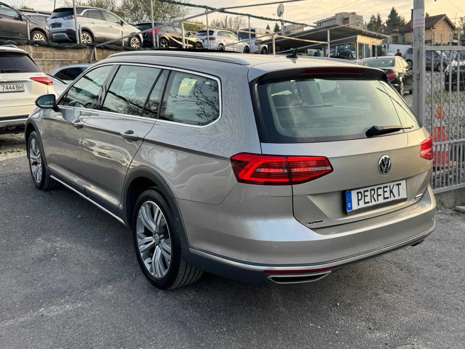 VW Passat Alltrack* 2.0TDI* DSG* LED* Panorama, снимка 6 - Автомобили и джипове - 54195195