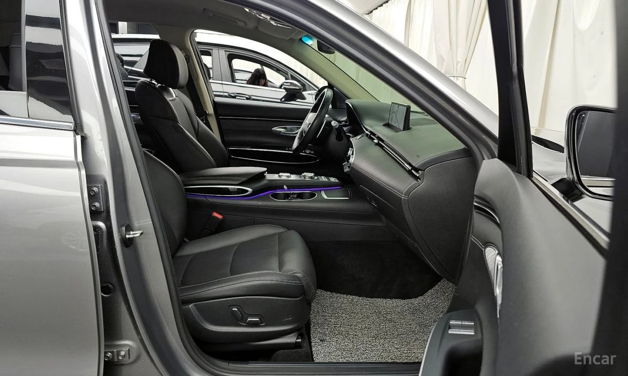 Genesis GV70 2.2 DIESEL* AWD* КОЖА* ПОДГР* ОБДУХ* 360* HUD* LIN, снимка 10 - Автомобили и джипове - 54666690