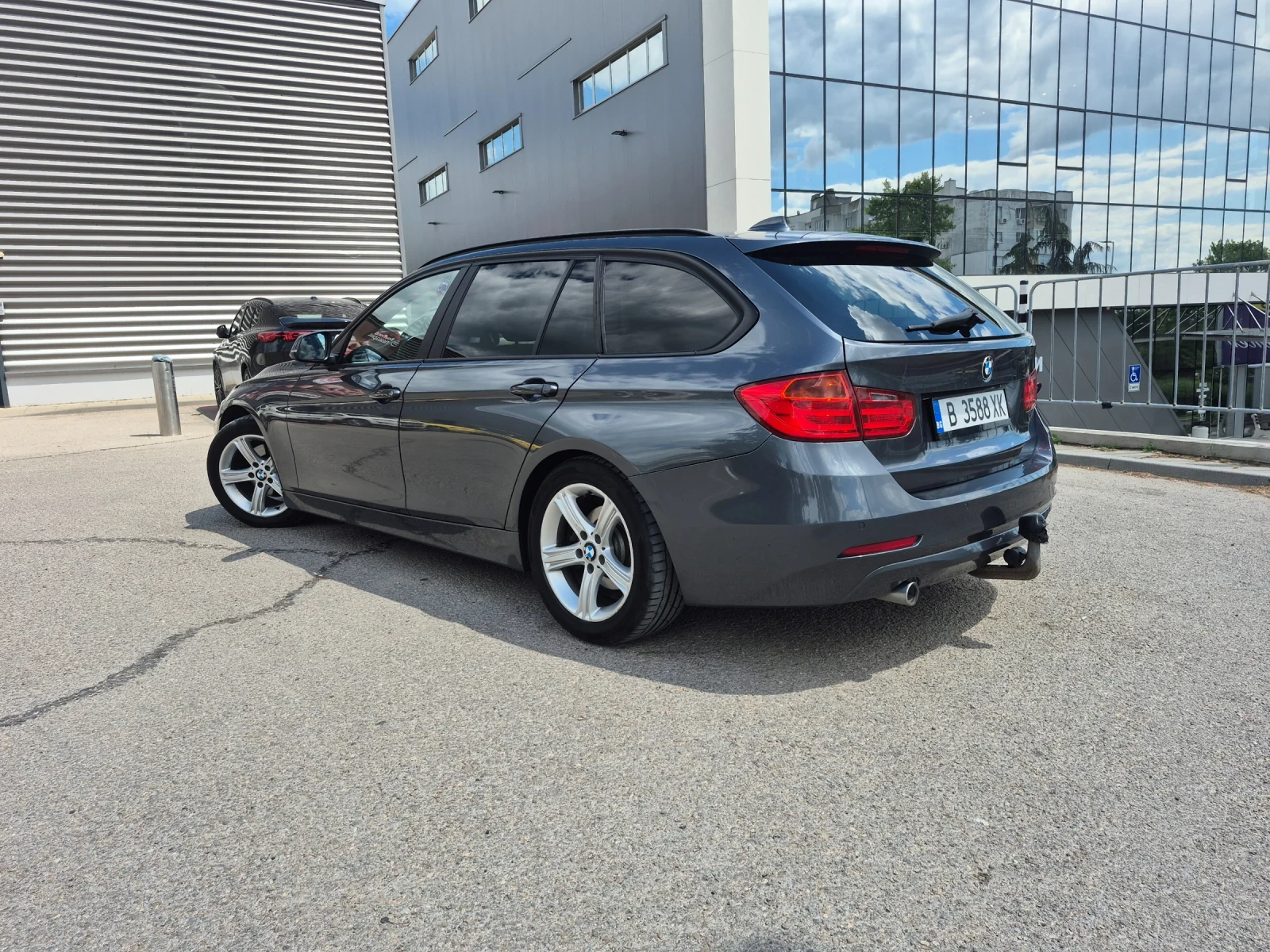 BMW 320, снимка 4 - Автомобили и джипове - 54973123