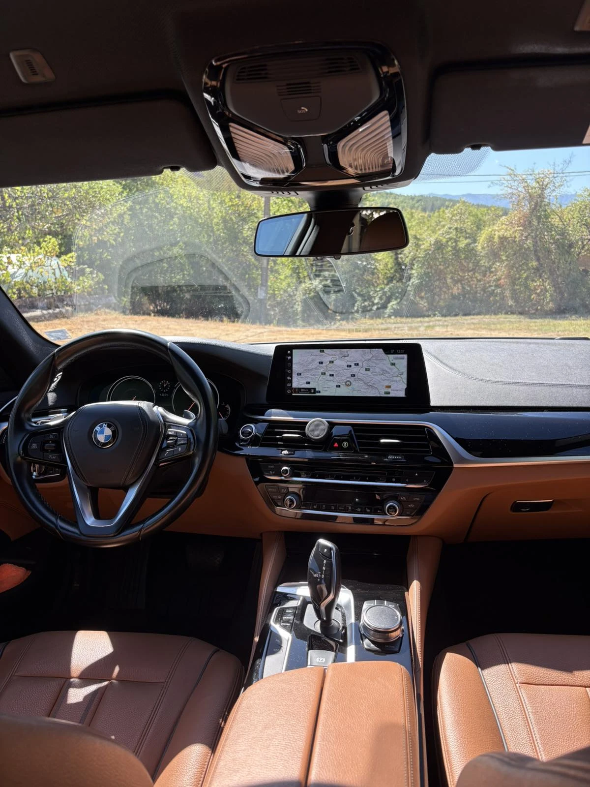 BMW 530 i хDrive/Luxury/Камера 360/, снимка 13 - Автомобили и джипове - 56057023
