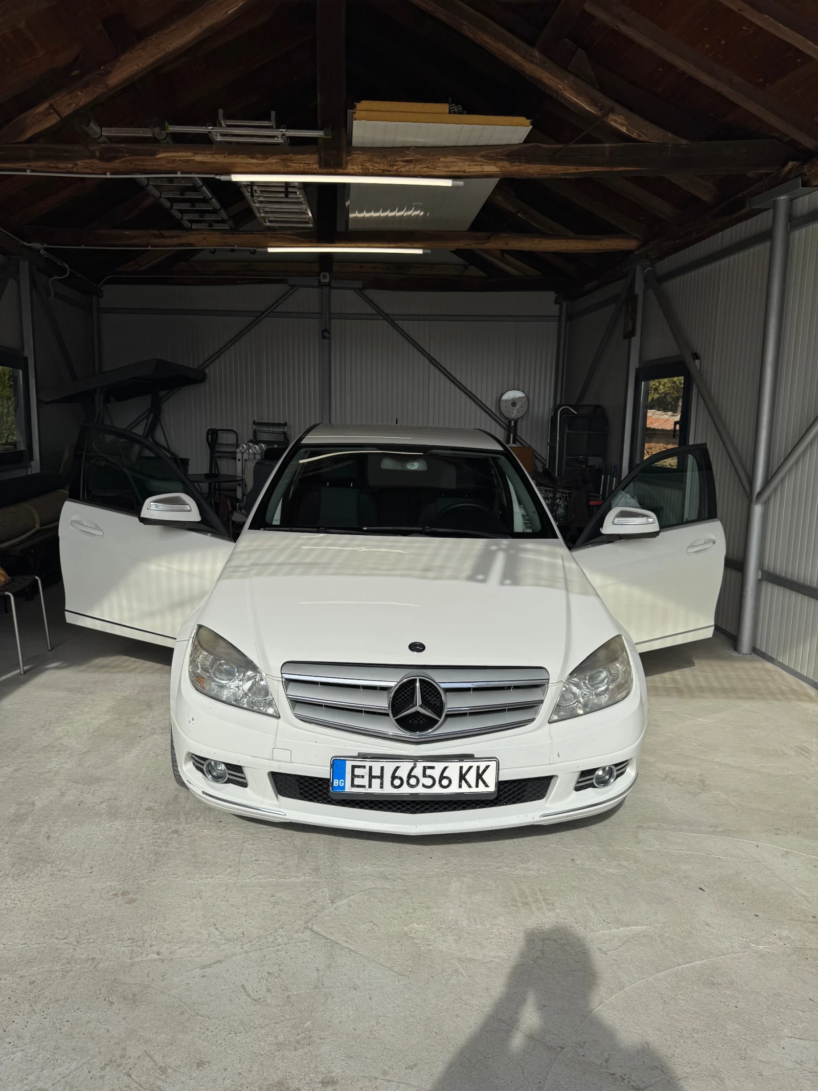 Mercedes-Benz C 220 Avantgarde, снимка 4 - Автомобили и джипове - 56577663