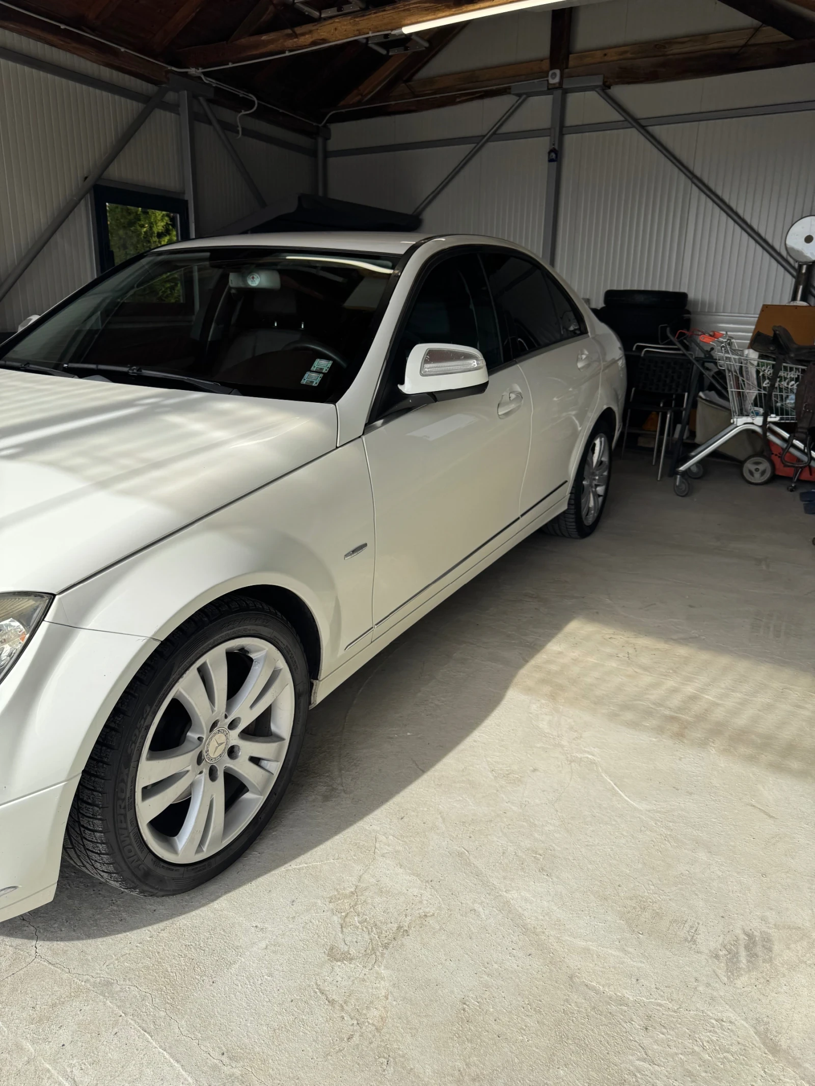 Mercedes-Benz C 220 Avantgarde, снимка 3 - Автомобили и джипове - 56577663