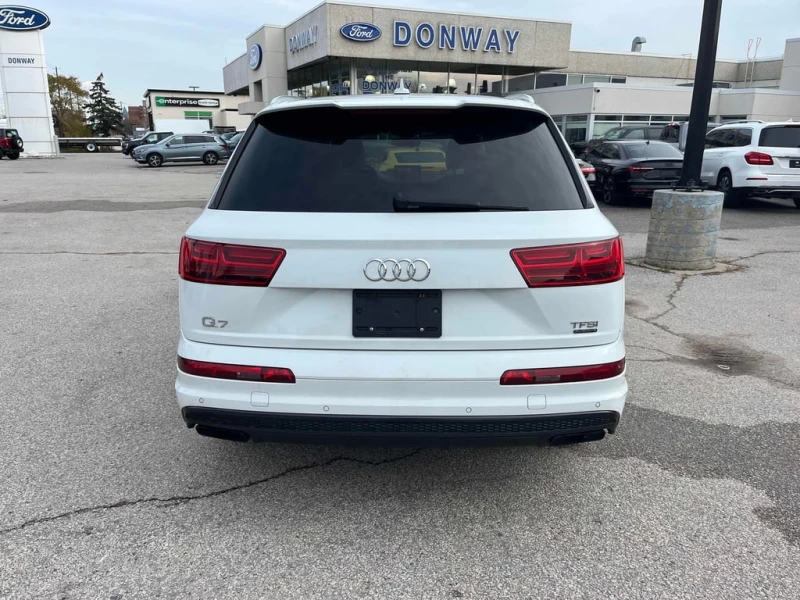 Audi Q7 * 3.0T Technik * CARFAX * БЕЗ ПЪРВОНАЧАЛНА ВНОСКА, снимка 4 - Автомобили и джипове - 52699328