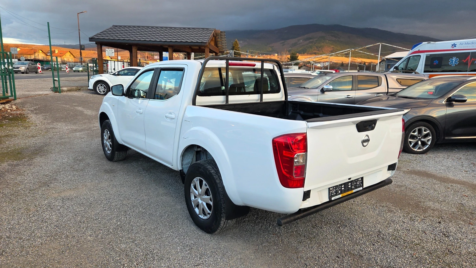 Nissan Navara 2.3d EUR.6 - изображение 4