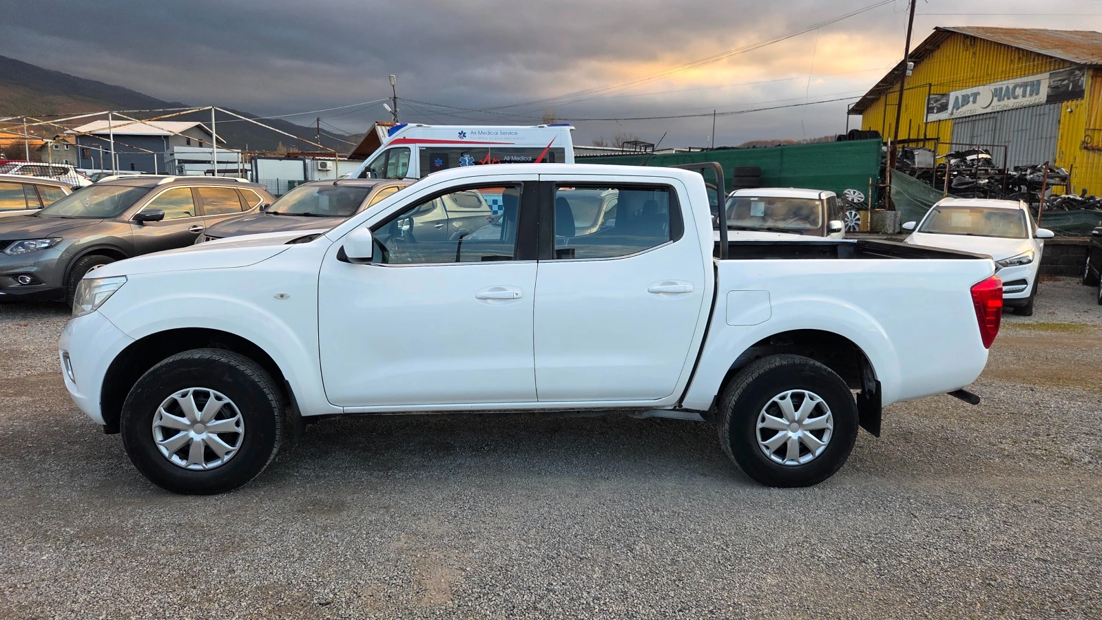 Nissan Navara 2.3d EUR.6 - изображение 5