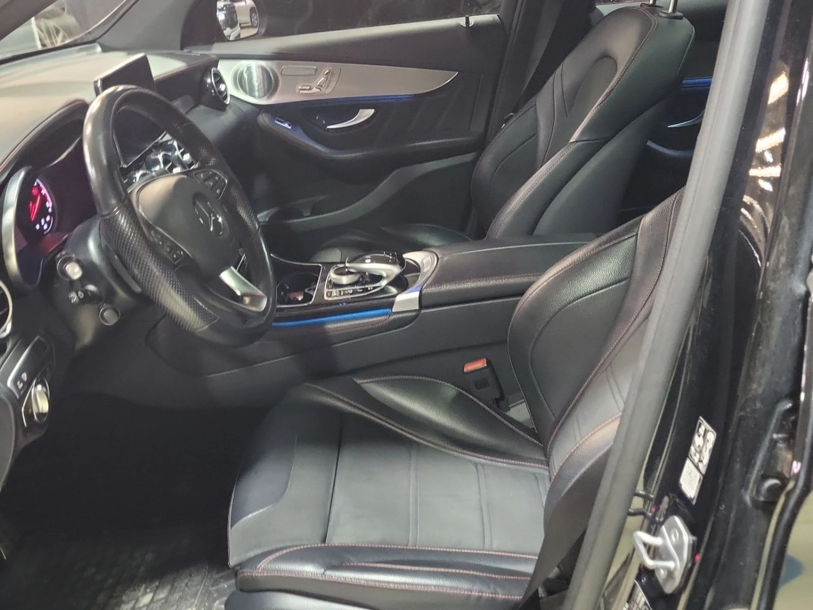 Mercedes-Benz GLC 43 AMG АВТО КРЕДИТ, снимка 8 - Автомобили и джипове - 53962687