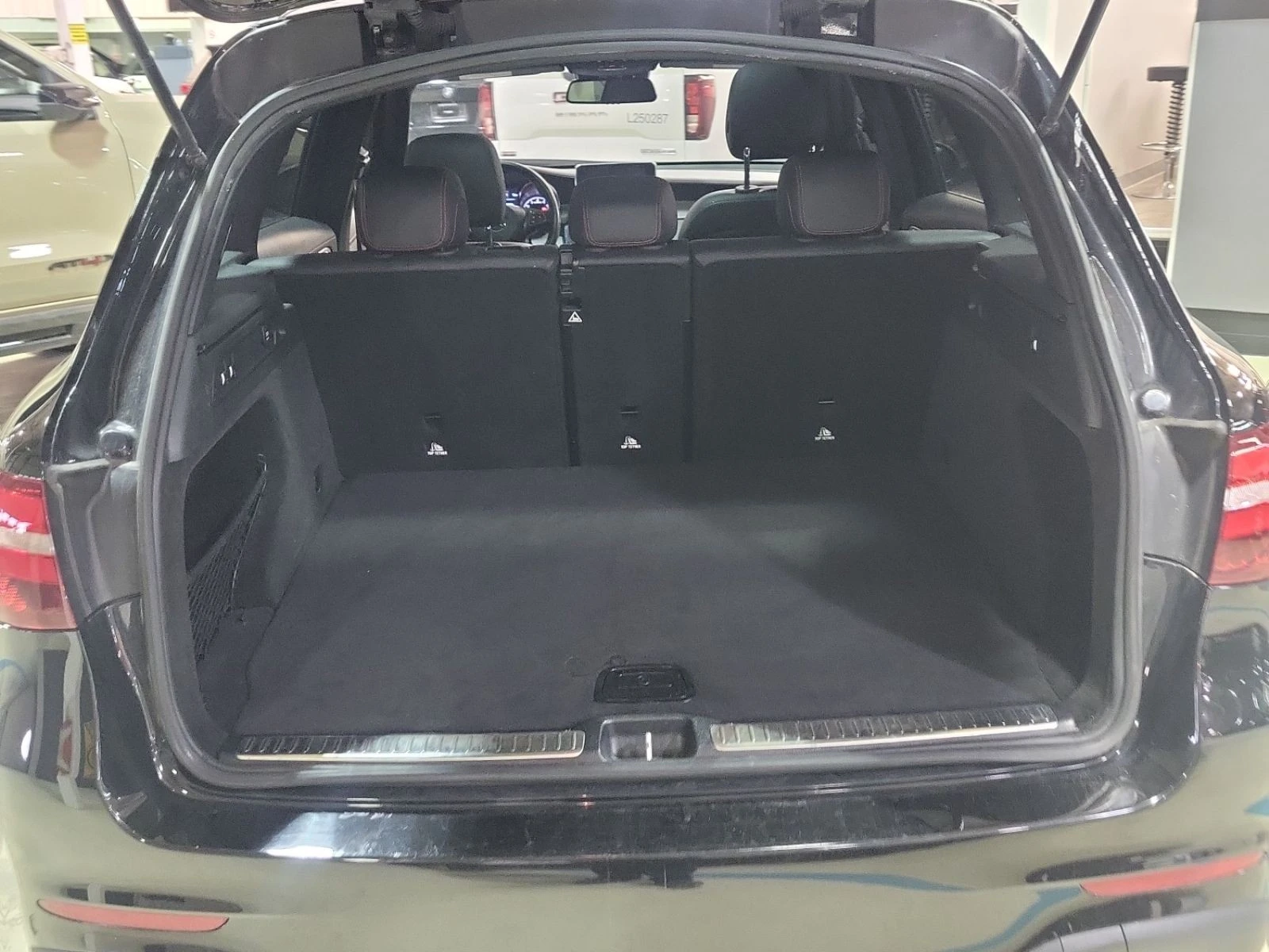 Mercedes-Benz GLC 43 AMG АВТО КРЕДИТ, снимка 5 - Автомобили и джипове - 53962687