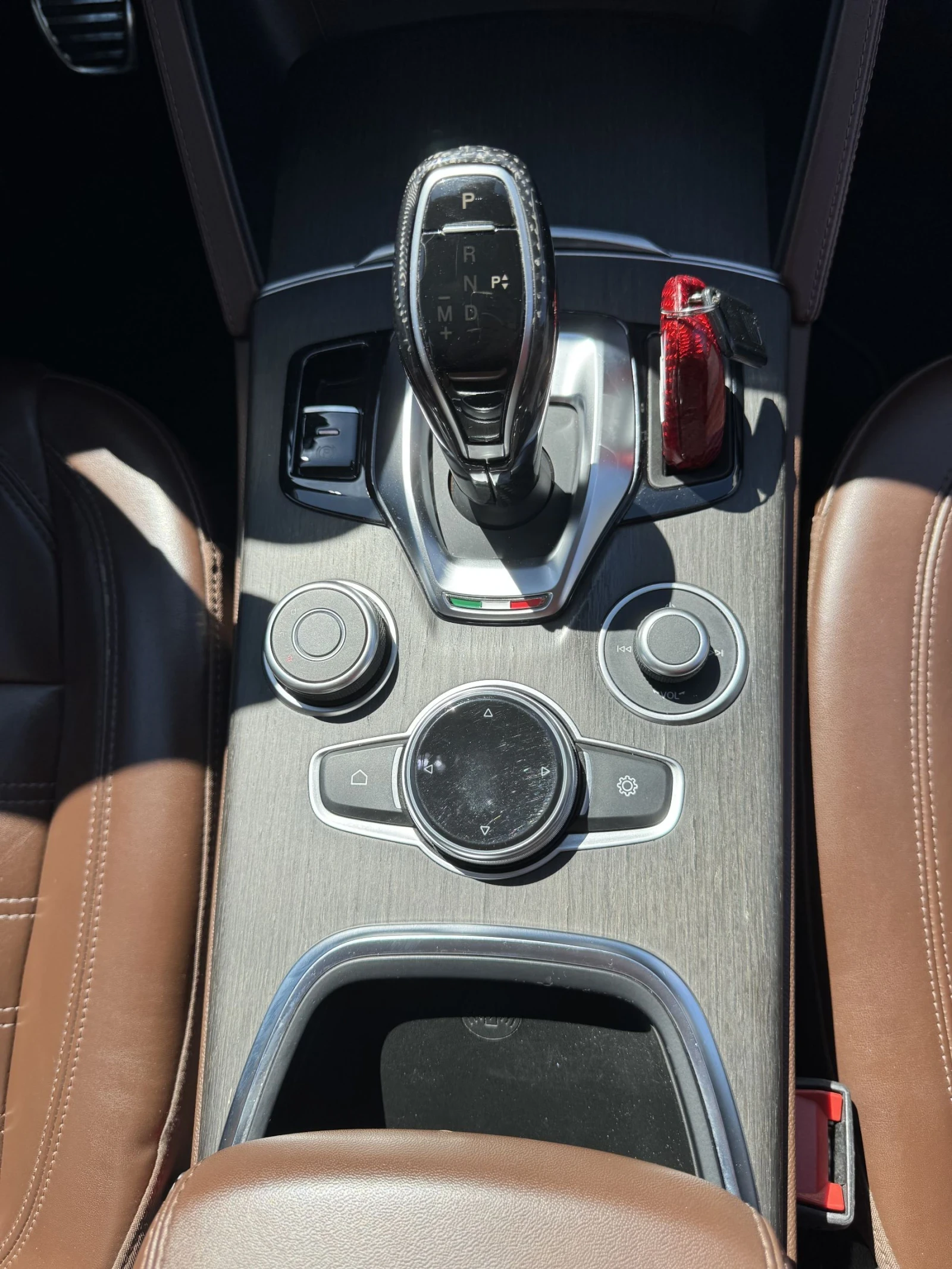 Alfa Romeo Stelvio 2.2D 209hp Q4 Ti 2021, снимка 10 - Автомобили и джипове - 54279560