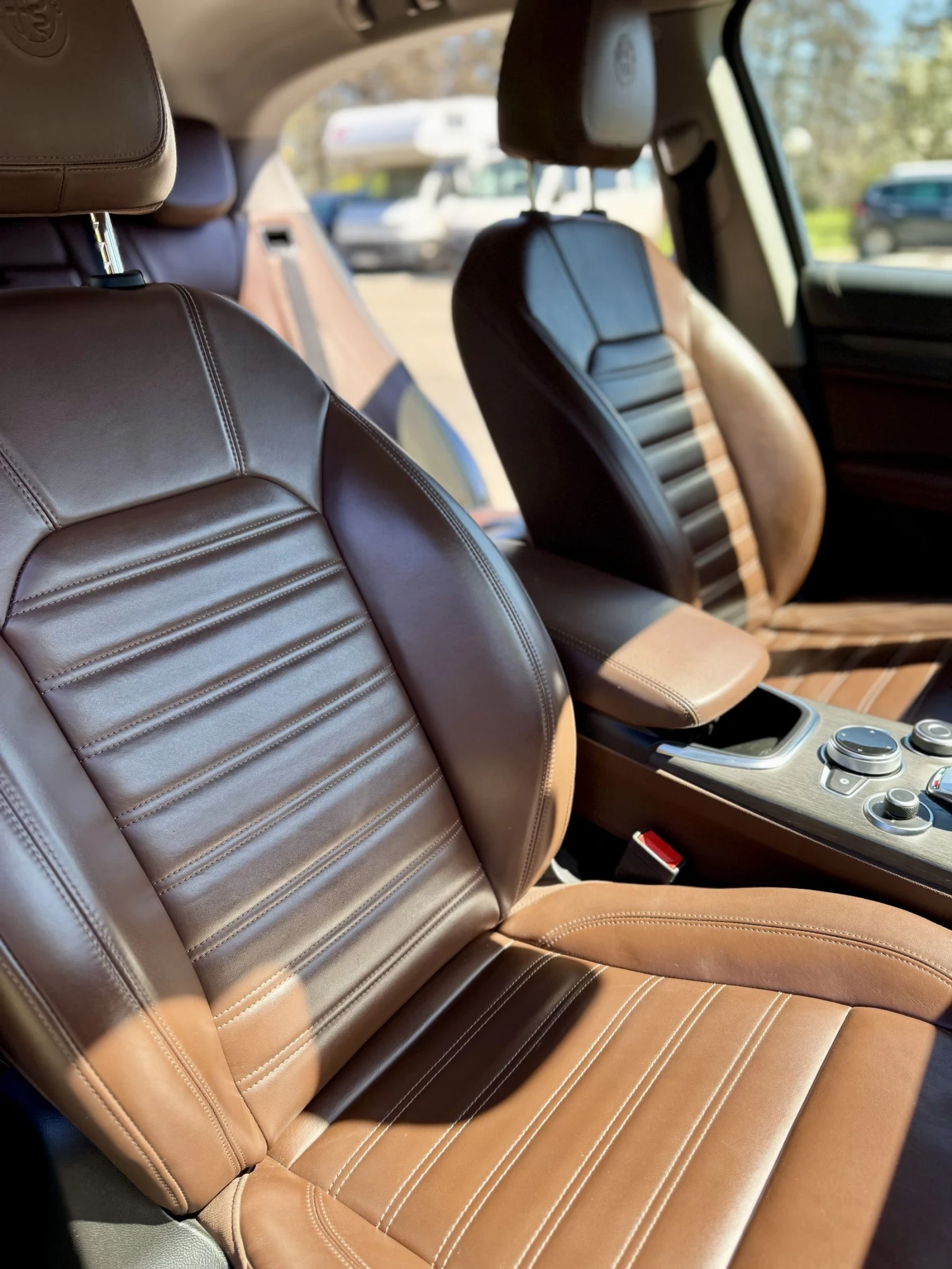 Alfa Romeo Stelvio 2.2D 209hp Q4 Ti 2021, снимка 13 - Автомобили и джипове - 54279560