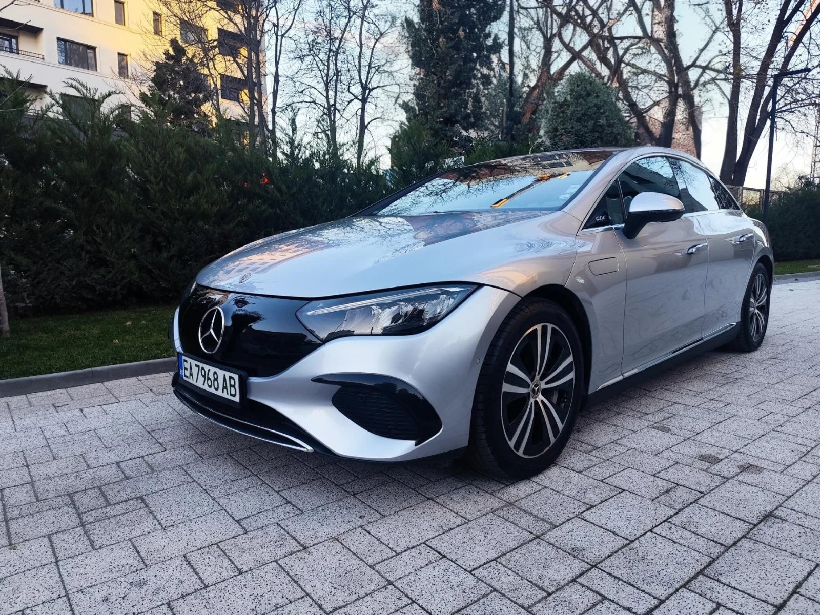 Mercedes-Benz EQE 300, снимка 2 - Автомобили и джипове - 54294596