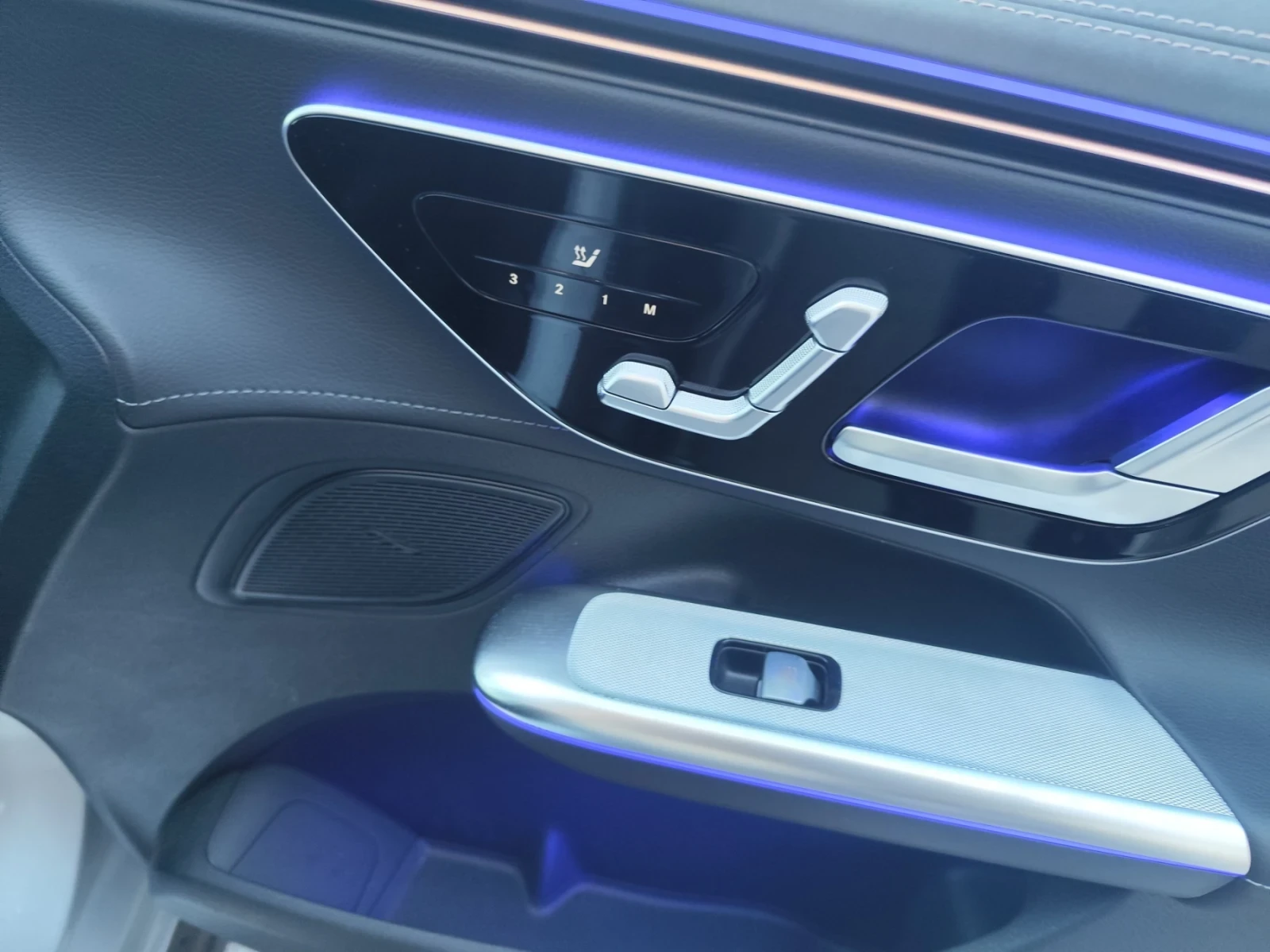 Mercedes-Benz EQE 300, снимка 12 - Автомобили и джипове - 54294596