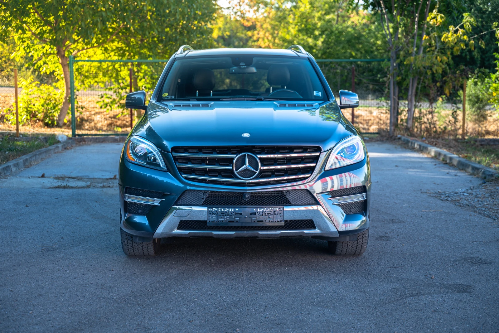 Mercedes-Benz ML 350 AMG LINE   PANORAMA   KEYLESS GO   ДИЛЪРСКА ИСТОРИ, снимка 5 - Автомобили и джипове - 54360007