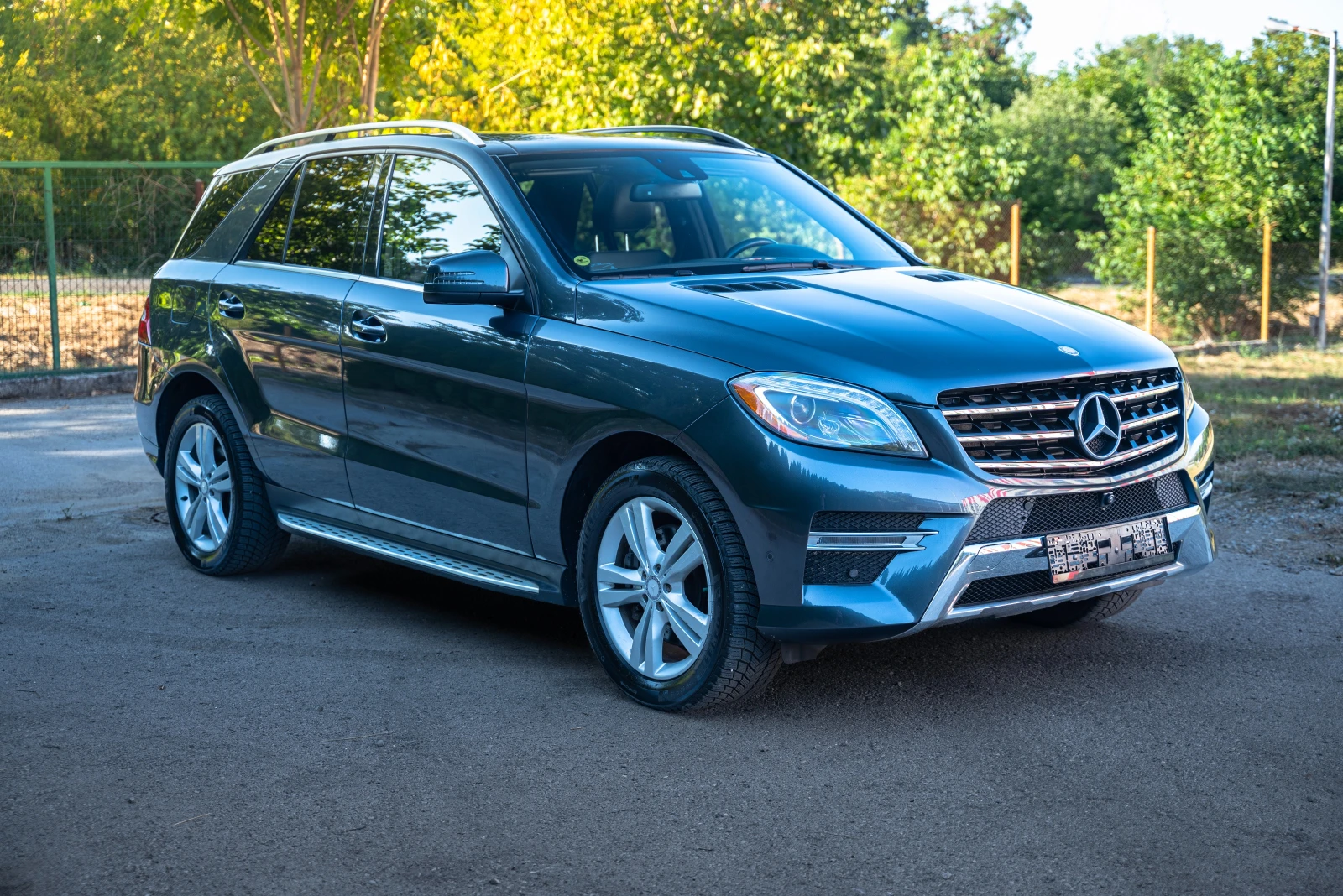 Mercedes-Benz ML 350 AMG LINE   PANORAMA   KEYLESS GO   ДИЛЪРСКА ИСТОРИ, снимка 2 - Автомобили и джипове - 54360007