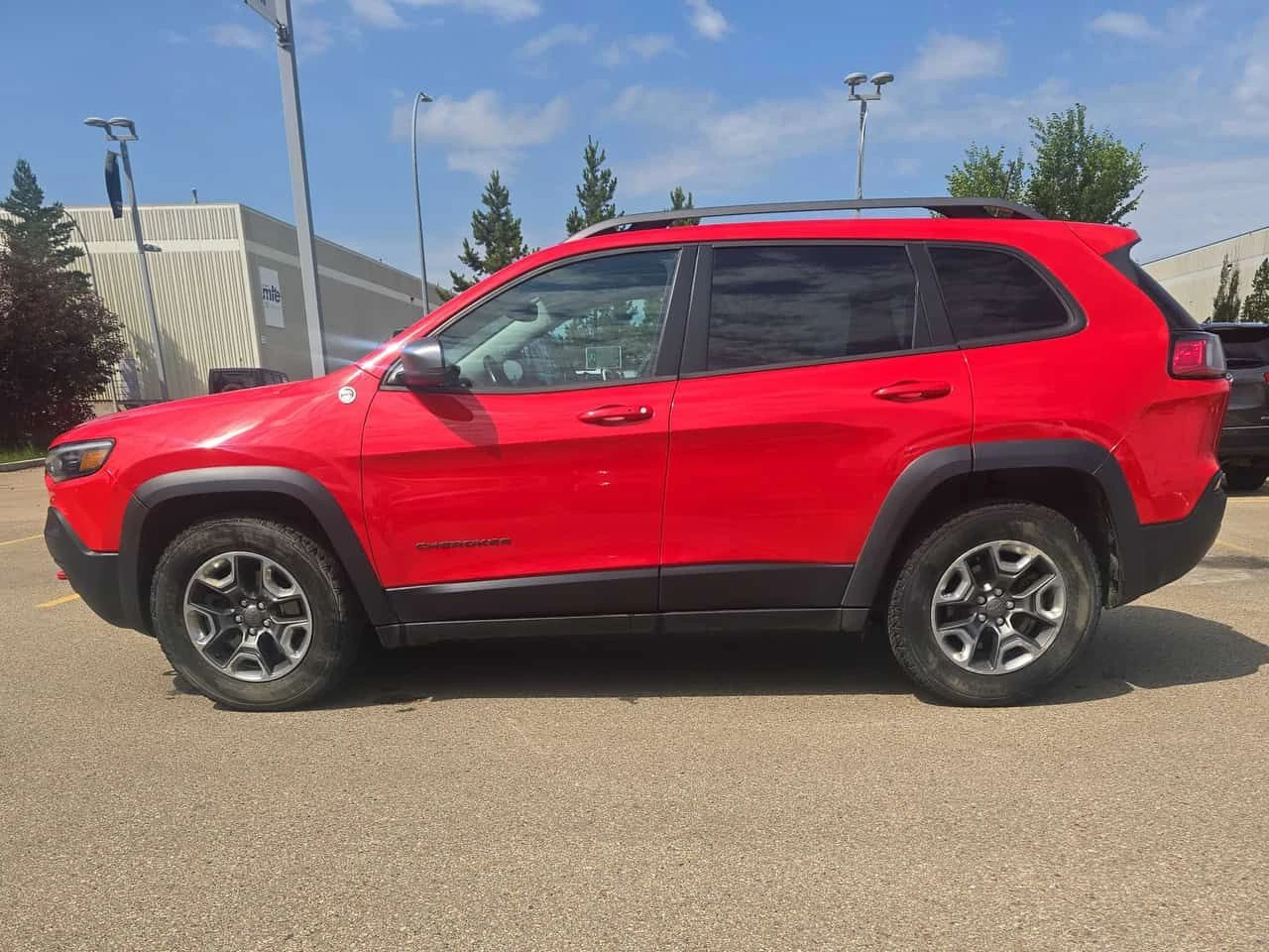Jeep Cherokee * Trailhawk Elite * АВТОКРЕДИТ* , снимка 2 - Автомобили и джипове - 55230131