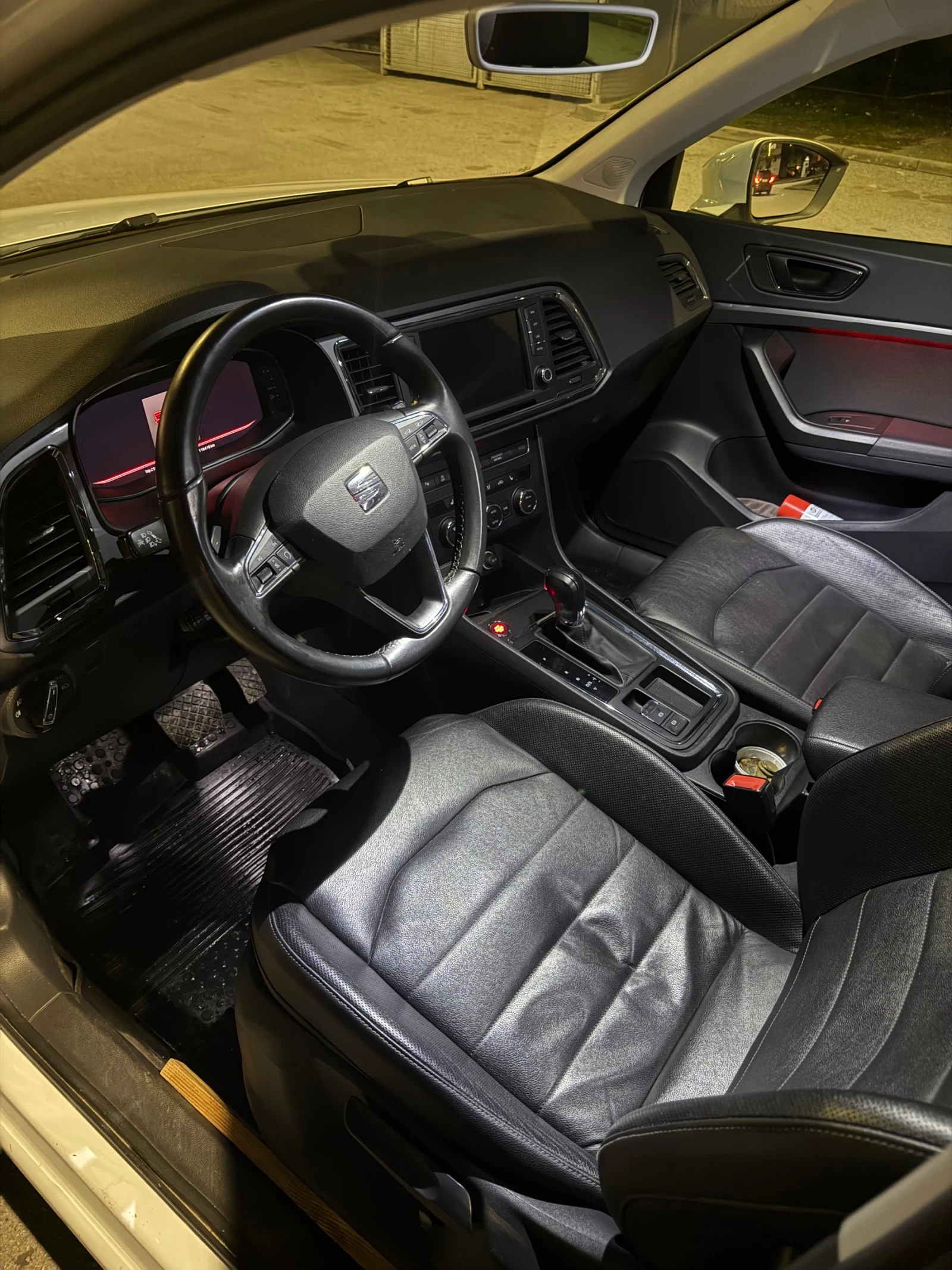 Seat Ateca  Перфектно 1.6 Дизел автоматик с Дигитален Табло, снимка 11 - Автомобили и джипове - 55666046