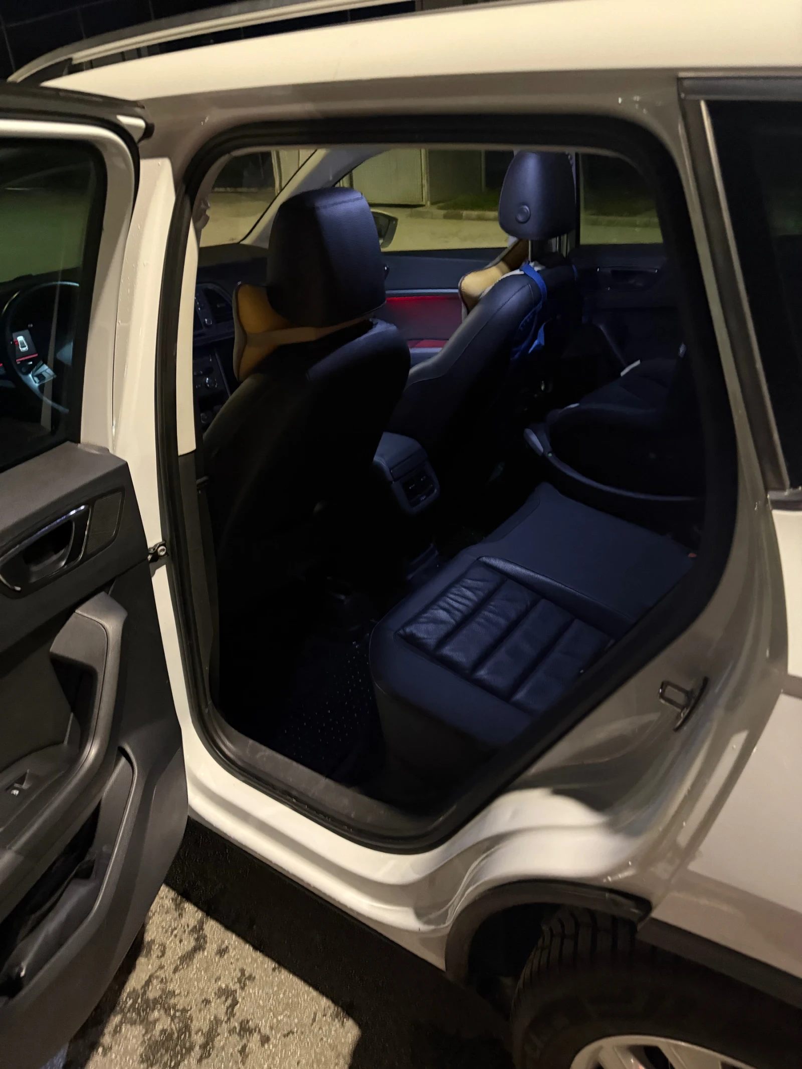 Seat Ateca  Перфектно 1.6 Дизел автоматик с Дигитален Табло, снимка 9 - Автомобили и джипове - 55666046