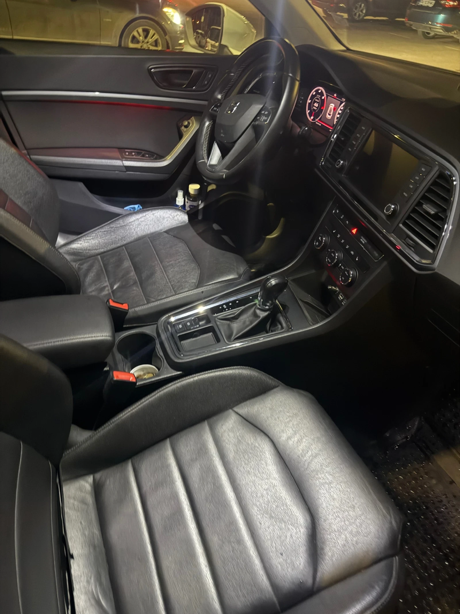 Seat Ateca  Перфектно 1.6 Дизел автоматик с Дигитален Табло, снимка 12 - Автомобили и джипове - 55666046