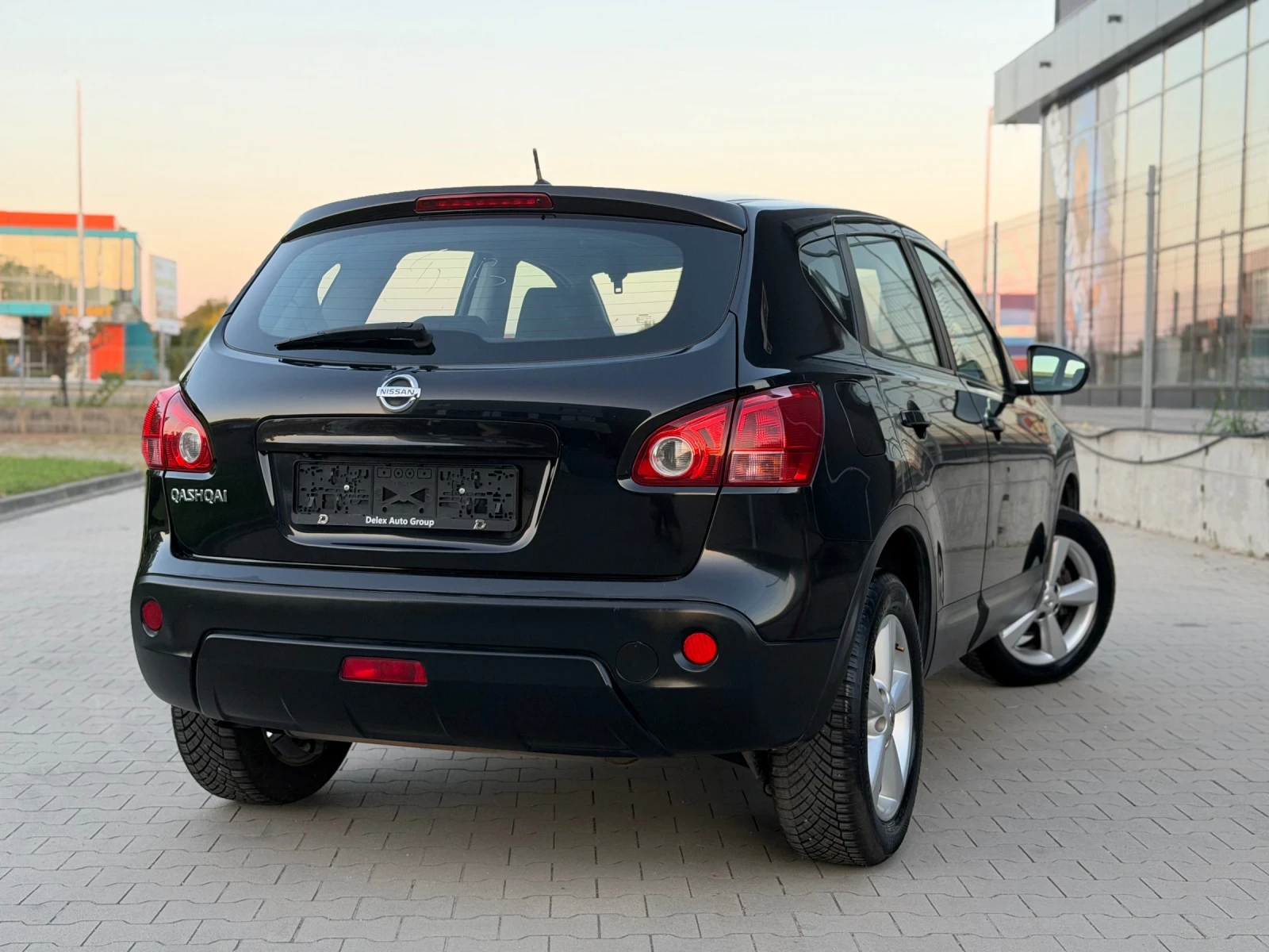 Nissan Qashqai 1.6i Италия* Acenta* Навигация* Камера* Климатрони, снимка 2 - Автомобили и джипове - 55694255