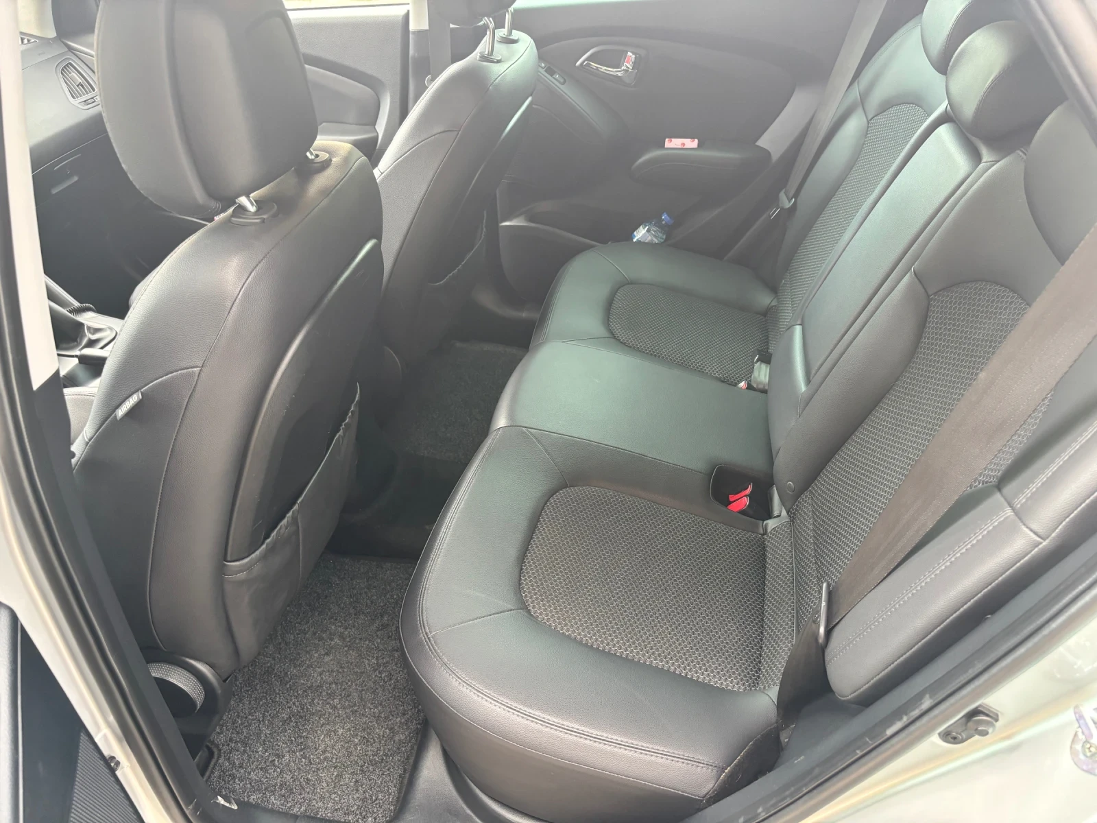 Hyundai IX35 2.0 бензин, снимка 7 - Автомобили и джипове - 55705852