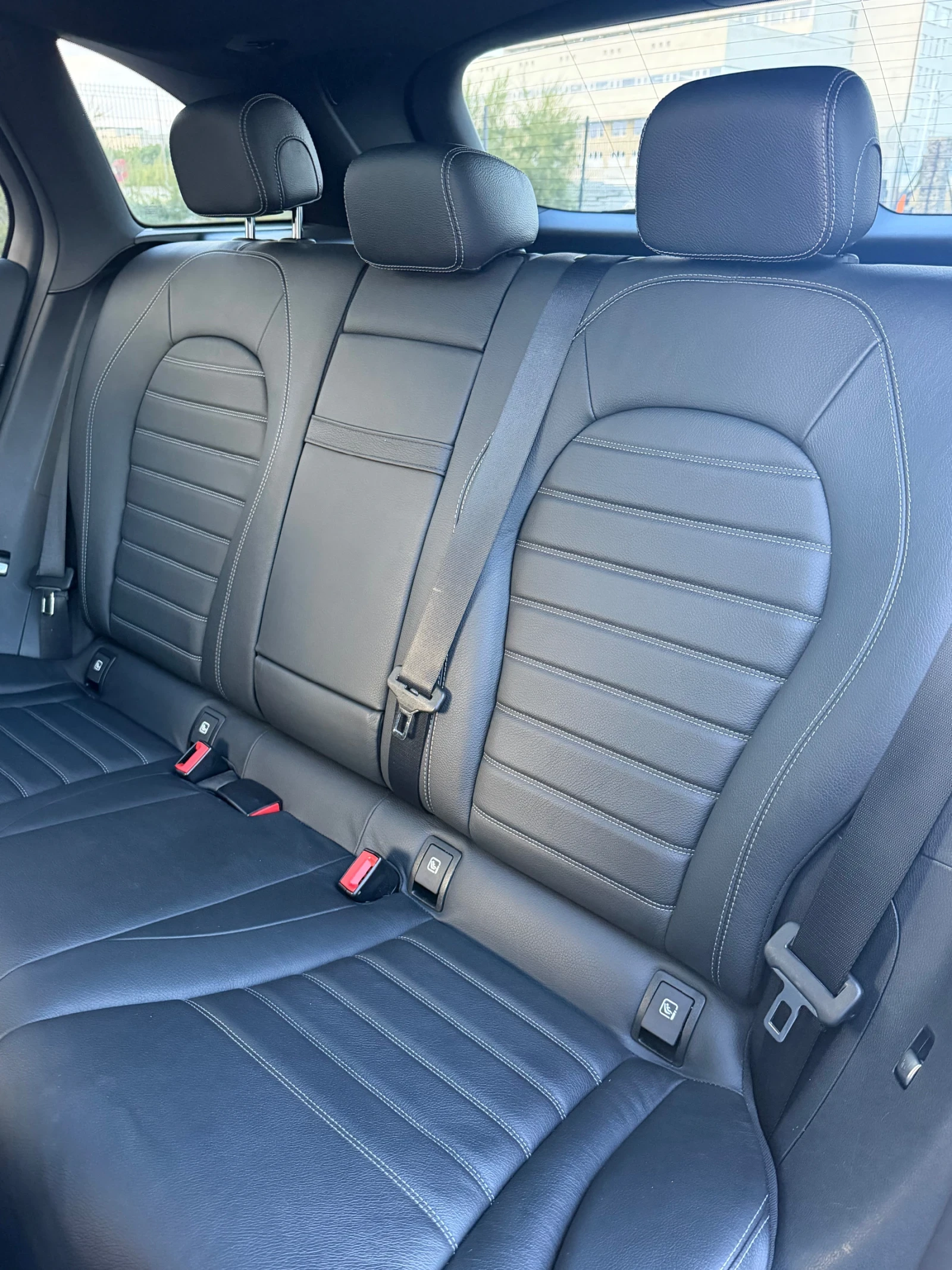 Mercedes-Benz GLC 250 D/AMG LINE/PANORAMA/DISTRONIC/BURMESTER/LIZING, снимка 15 - Автомобили и джипове - 56172496