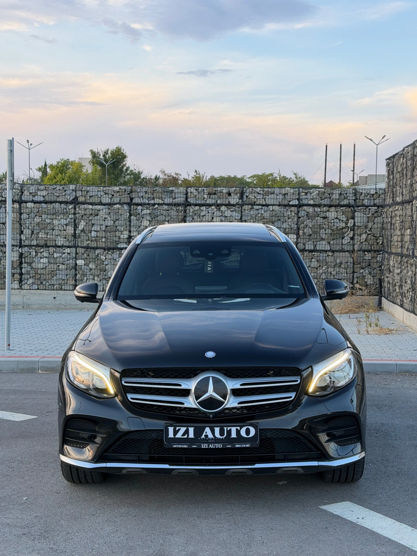 Mercedes-Benz GLC 250 D/AMG LINE/PANORAMA/DISTRONIC/BURMESTER/LIZING, снимка 2 - Автомобили и джипове - 56172496