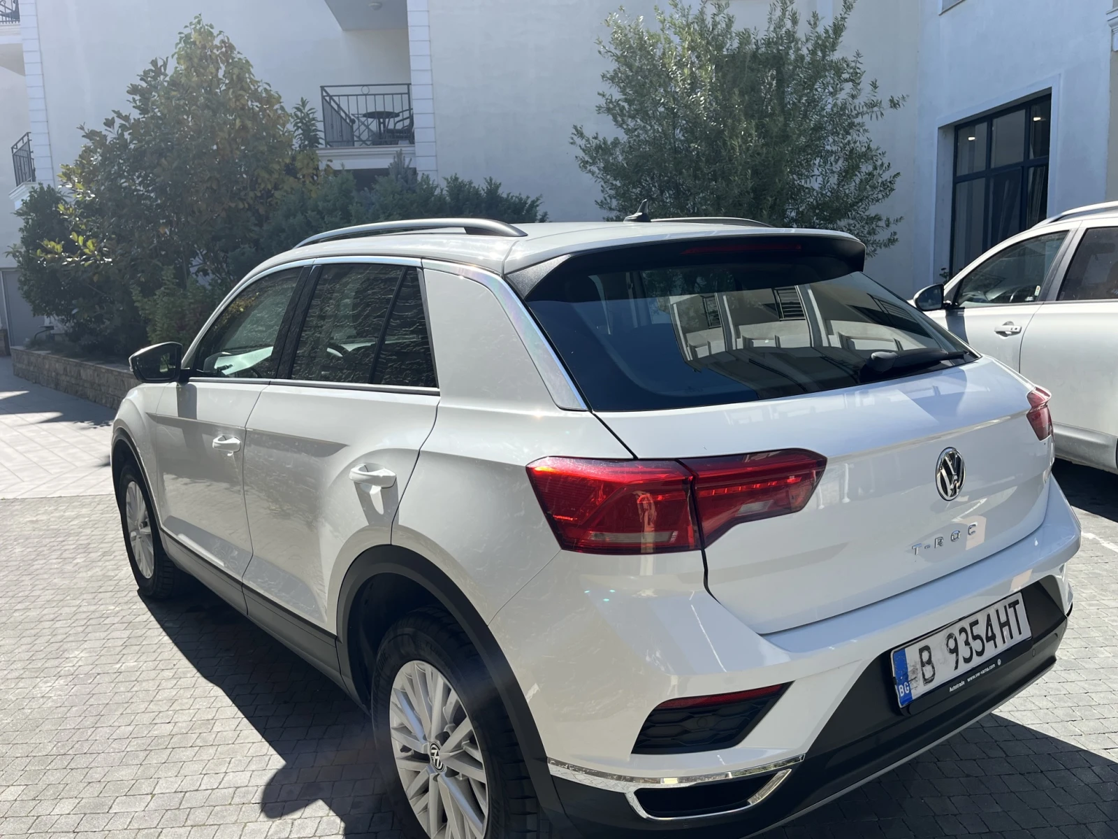 VW T-Roc, снимка 4 - Автомобили и джипове - 56315647