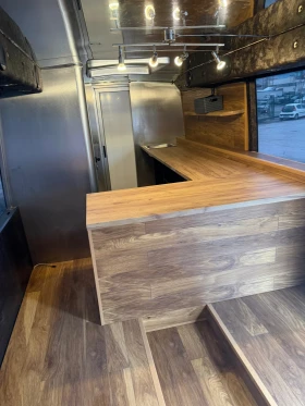 Iveco Uni Търговска каравана, снимка 2