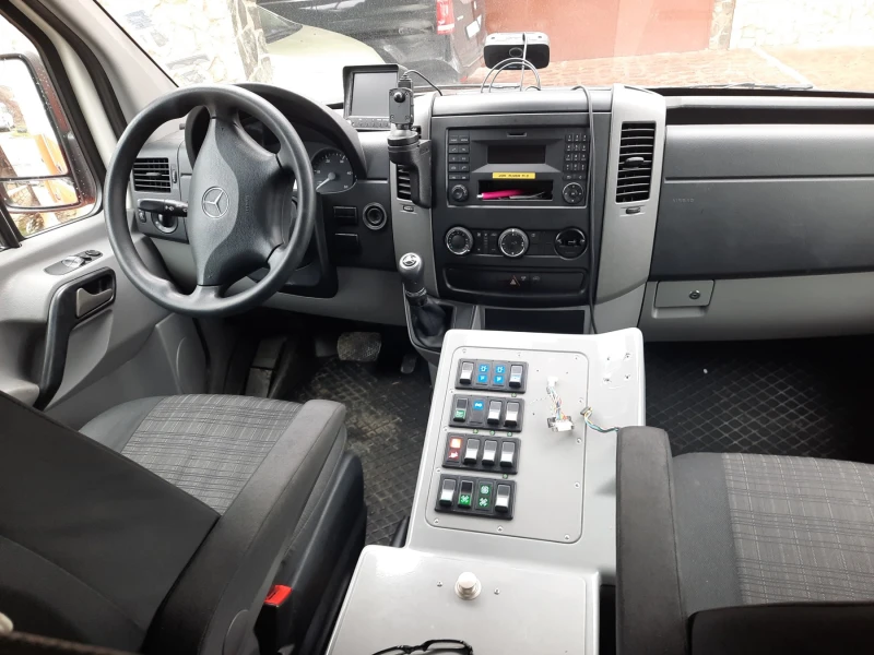 Mercedes-Benz Sprinter 2.2 DISEL, снимка 8 - Бусове и автобуси - 53341208
