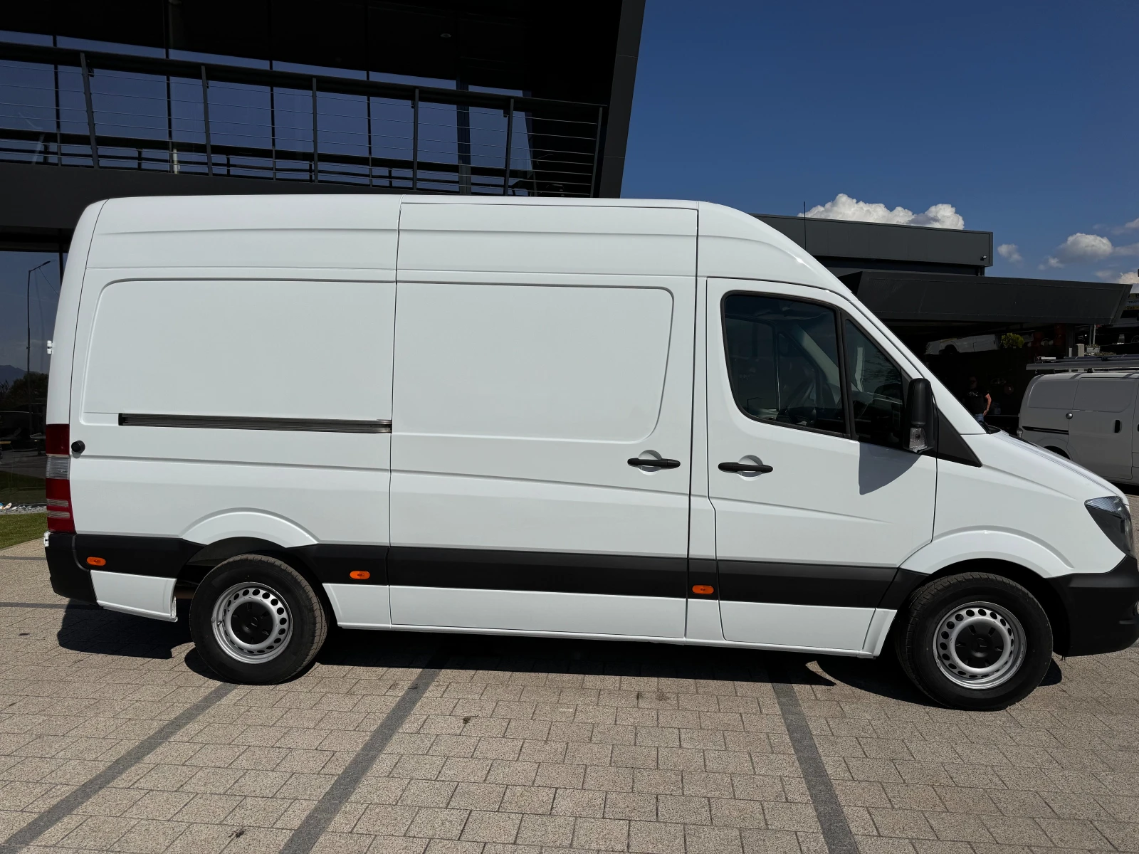 Mercedes-Benz Sprinter 311CDI Клима ЕURO 6b L2H2  - изображение 7