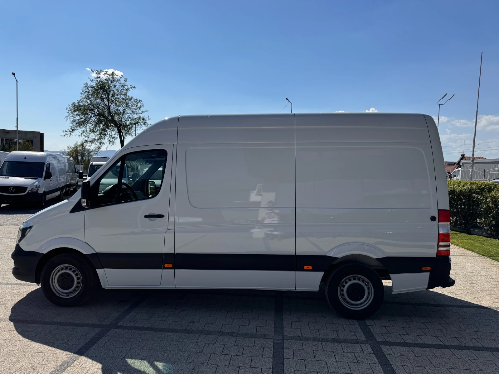 Mercedes-Benz Sprinter 311CDI Клима ЕURO 6b L2H2  - изображение 4