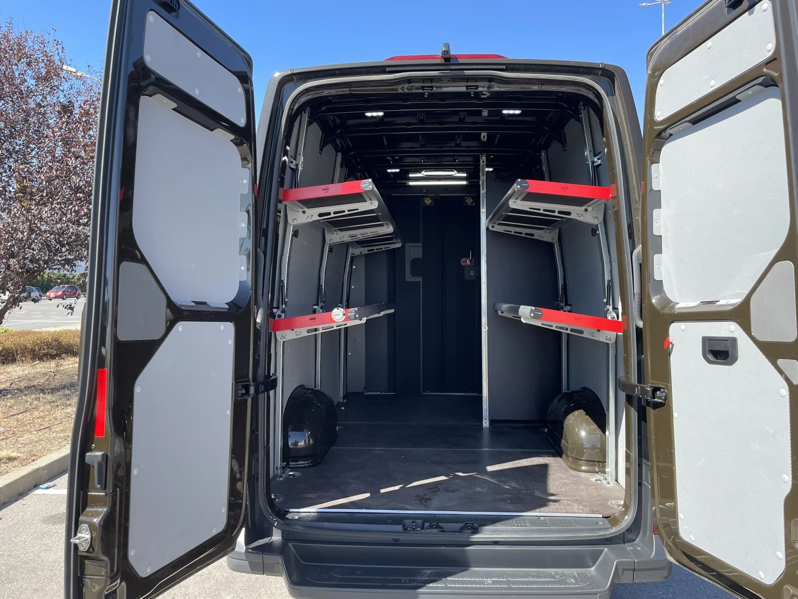 VW Crafter UPS куриер - изображение 7