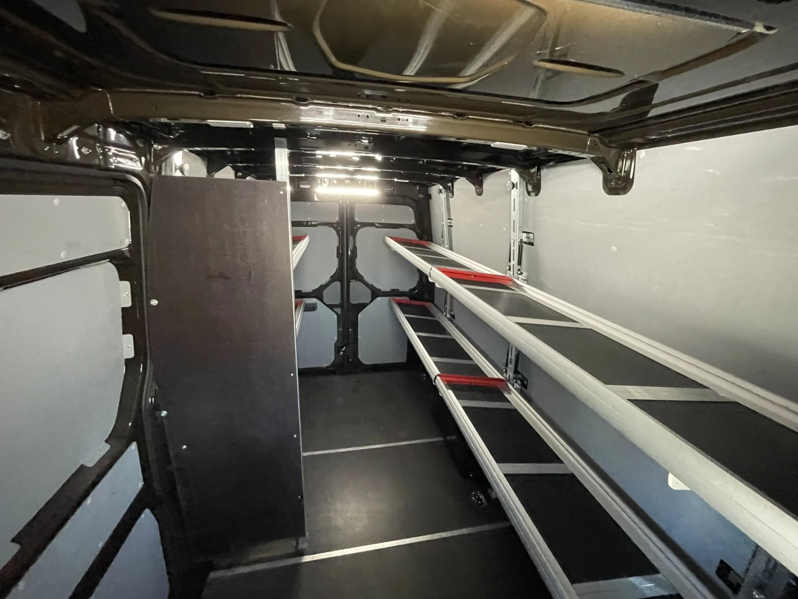 VW Crafter UPS куриер - изображение 9
