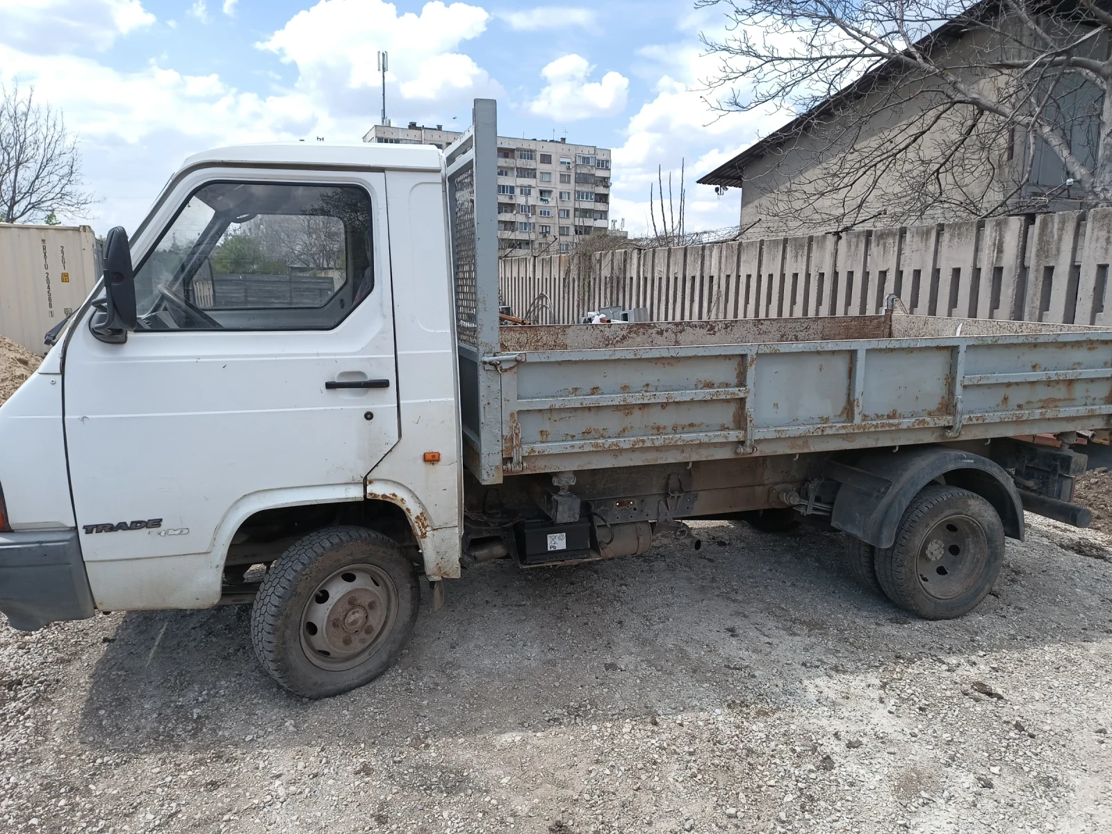 Nissan Trade  - изображение 7