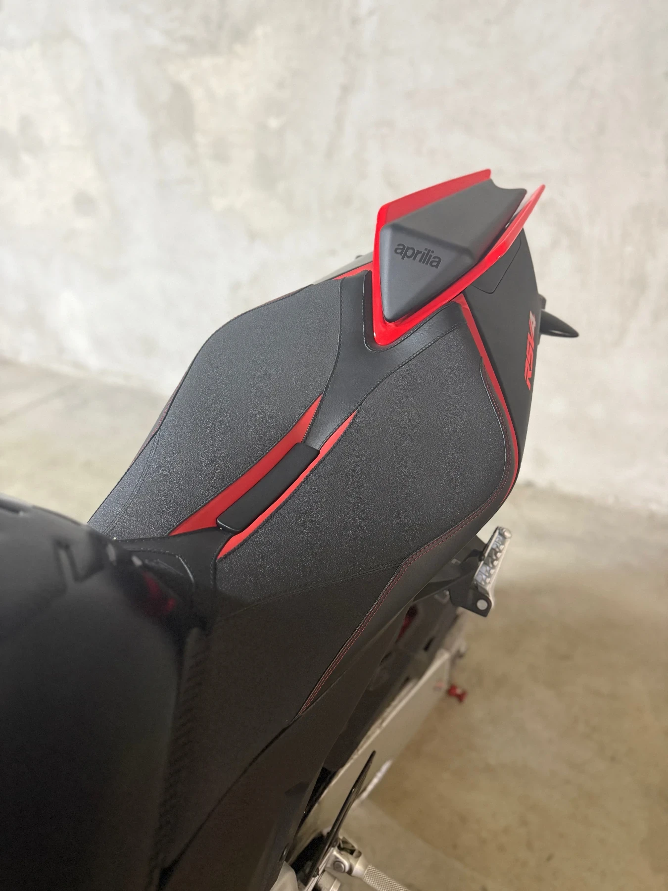 Aprilia RSV4 1100 - изображение 8