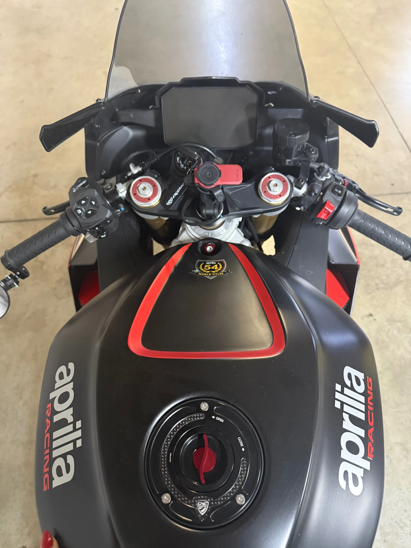 Aprilia RSV4 1100 - изображение 4
