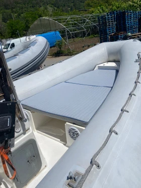 Надуваема лодка Italboats Predator 5.90, снимка 11 - Воден транспорт - 47098968