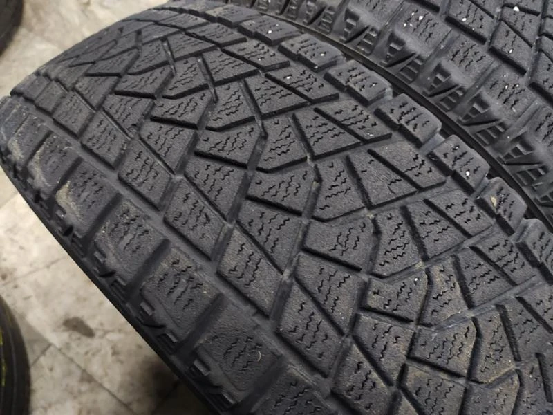 Гуми Зимни 225/70R17, снимка 4 - Гуми и джанти - 31793129